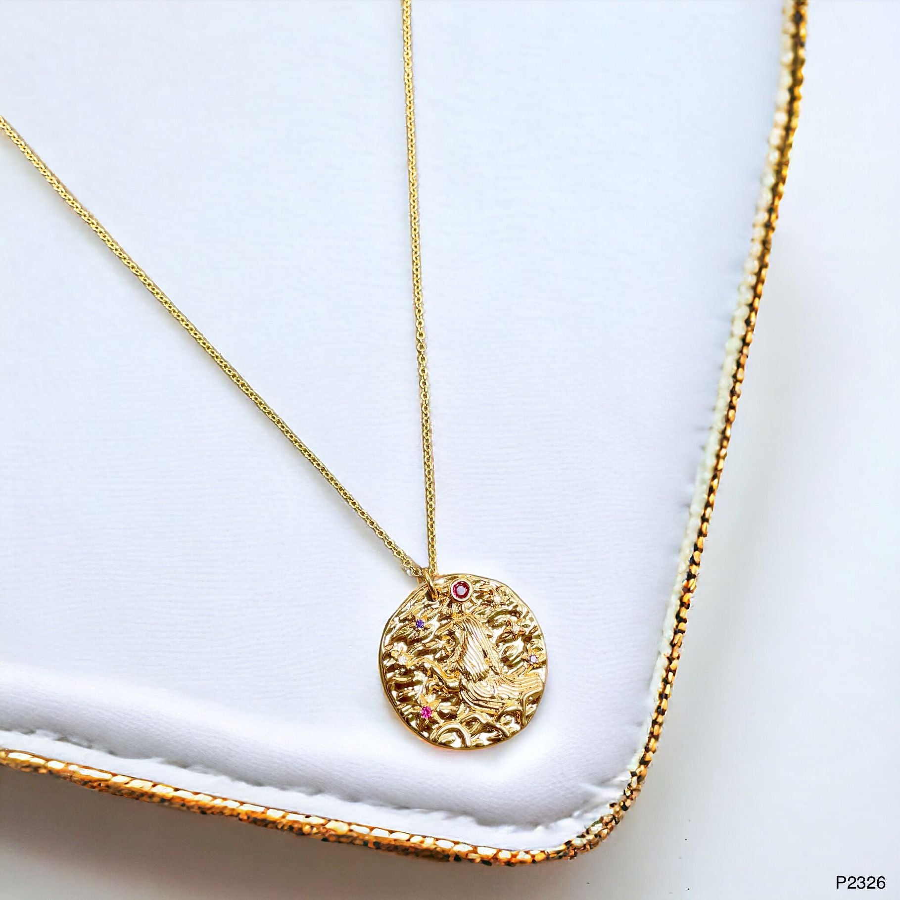Pisces Beaten 18K Gold Medallion Zodiac Sign Chain For Women Bulk