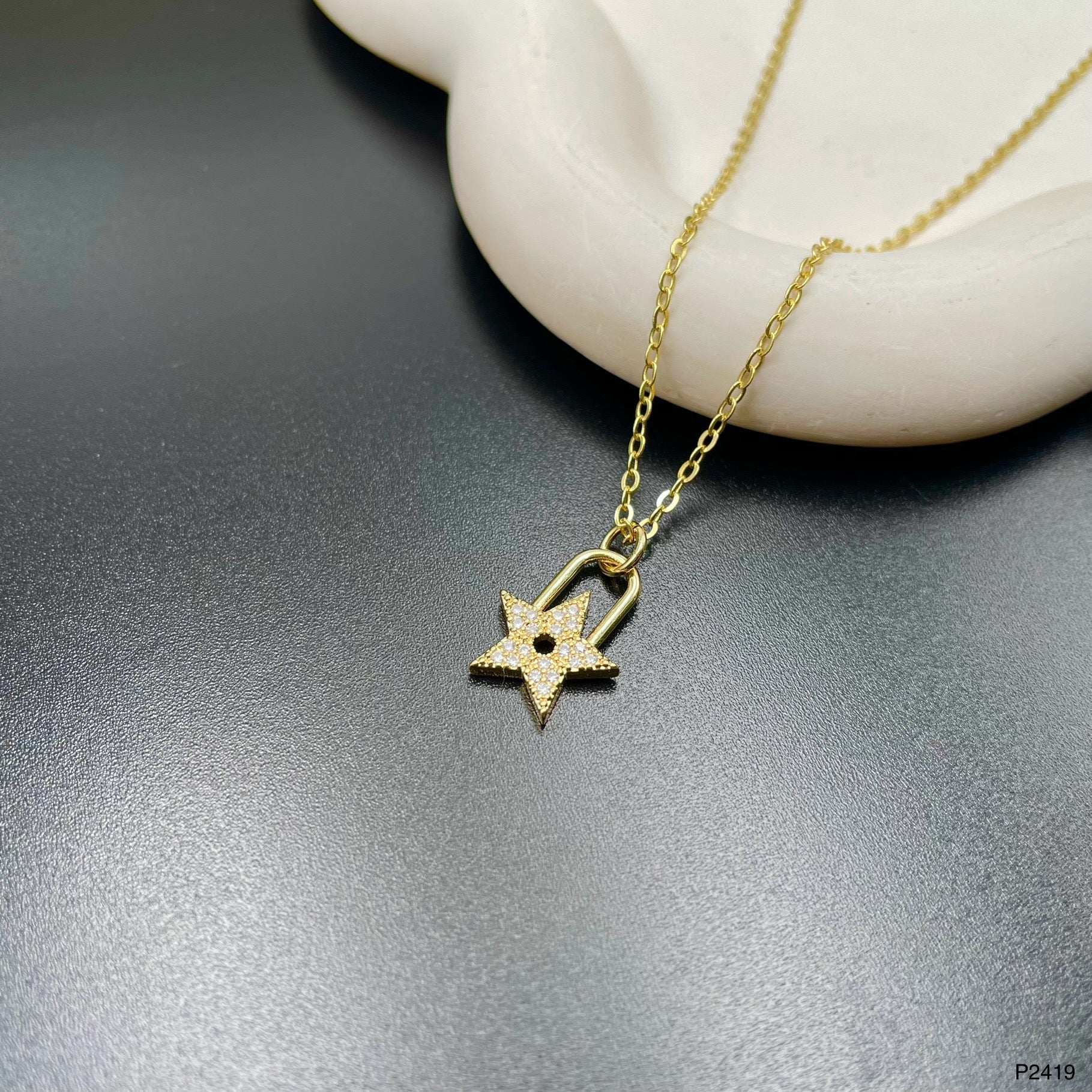 Stars Lock Cubic Zirconia 18K Gold Anti Tarnish Pendant Chain Bulk
