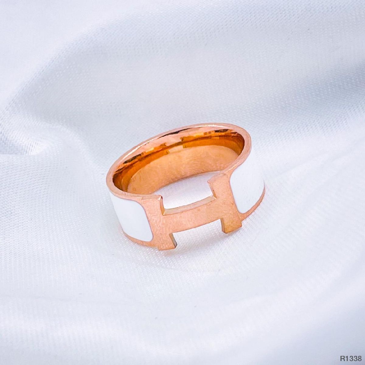 Stainless Steel White Enamel 18K Rose Gold Band Ring For Women Bulk
