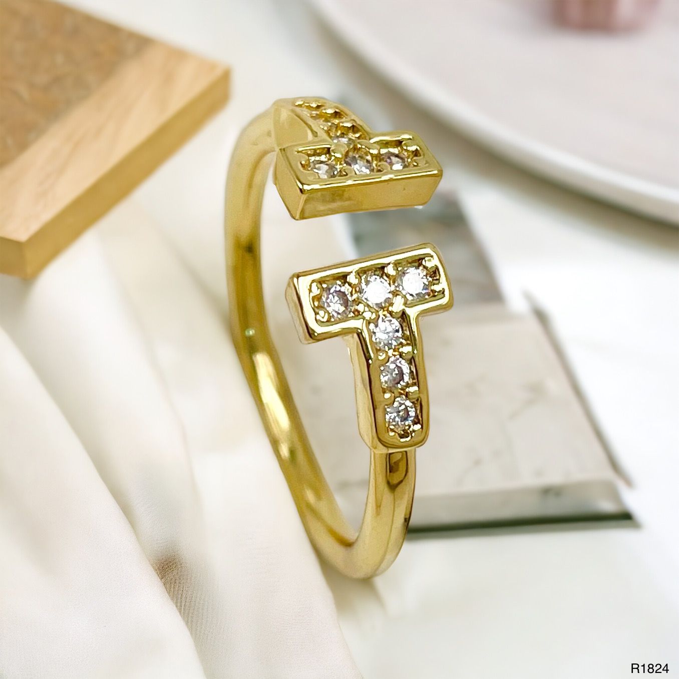 T Shape Cubic Zirconia Anti Tarnish 18K Gold Free Size Ring Women Bulk