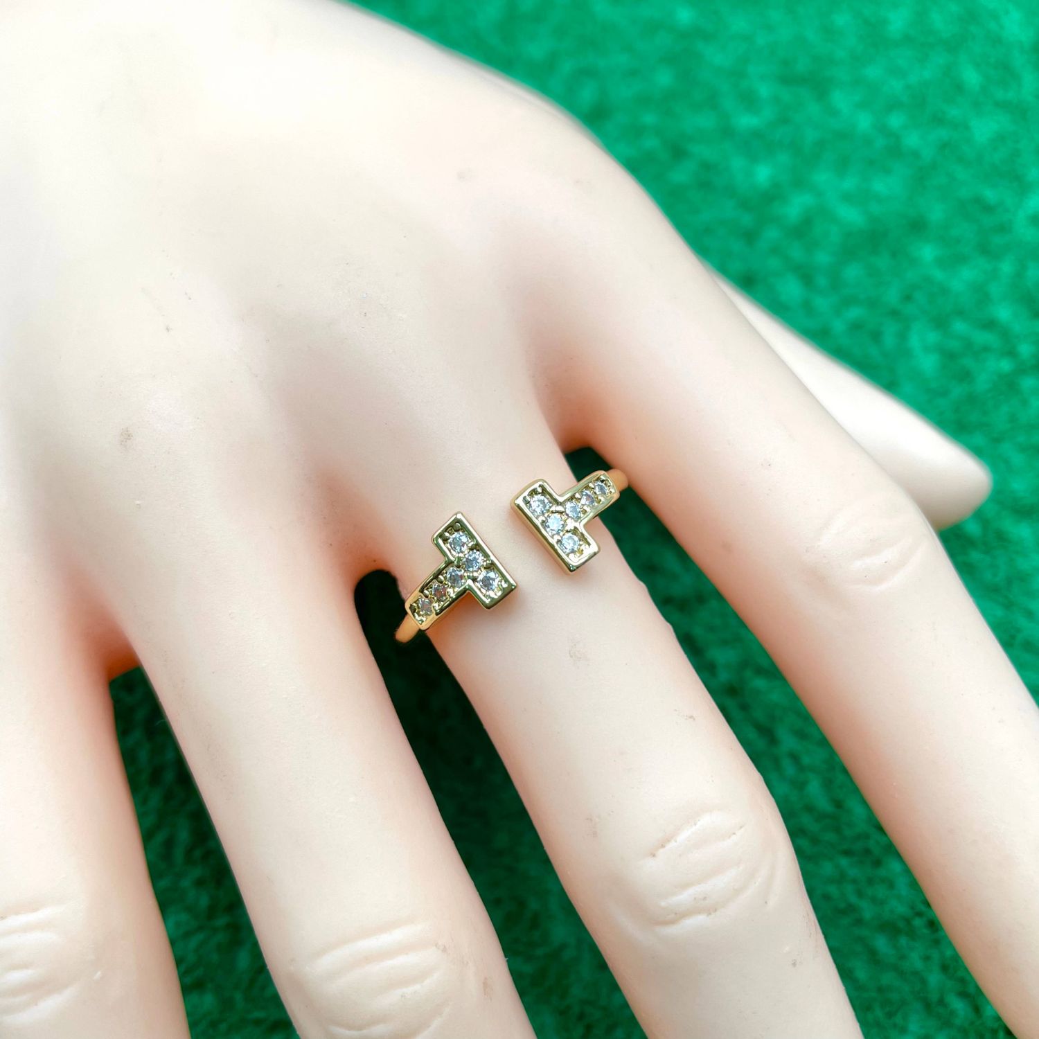 T Shape Cubic Zirconia Anti Tarnish 18K Gold Free Size Ring Women Bulk
