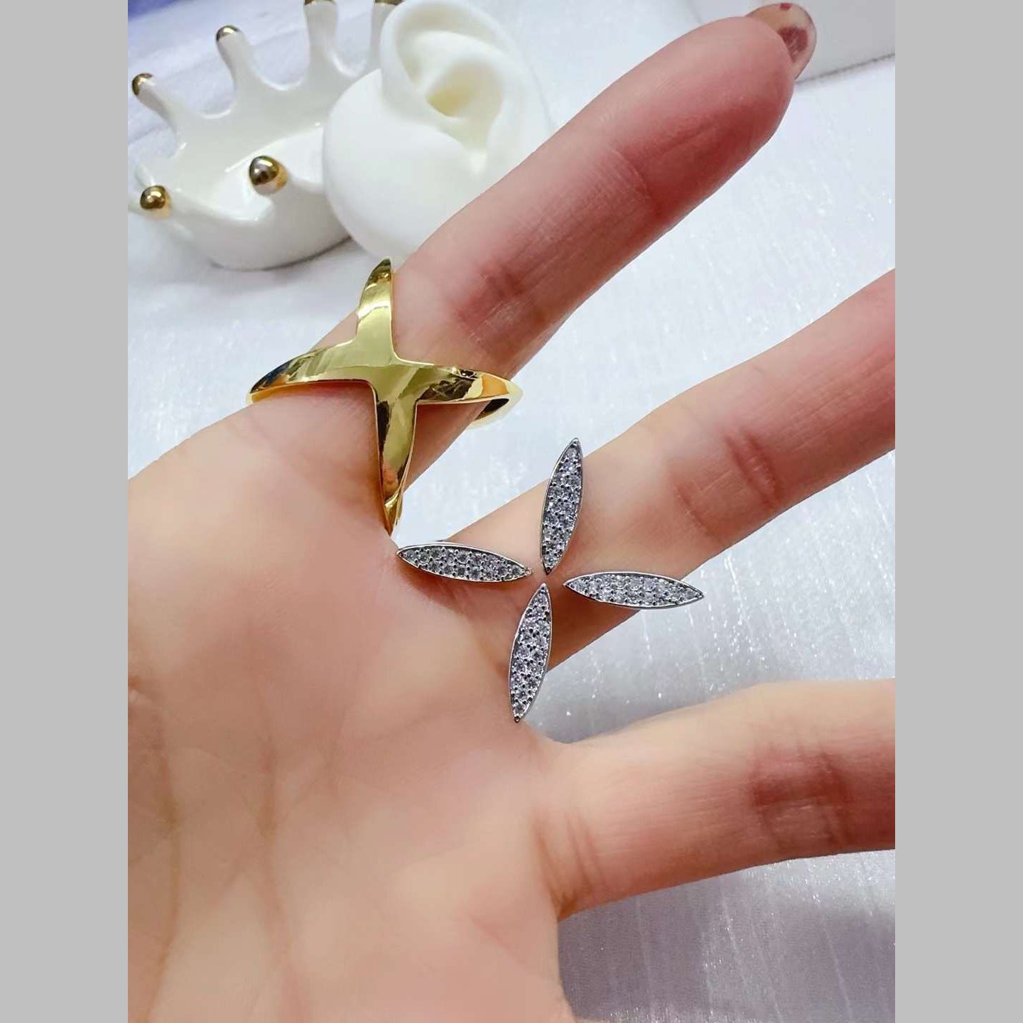 Square Leaf 18K Gold Anti Tarnish Free Size Ring For Women Bulk Secondary image