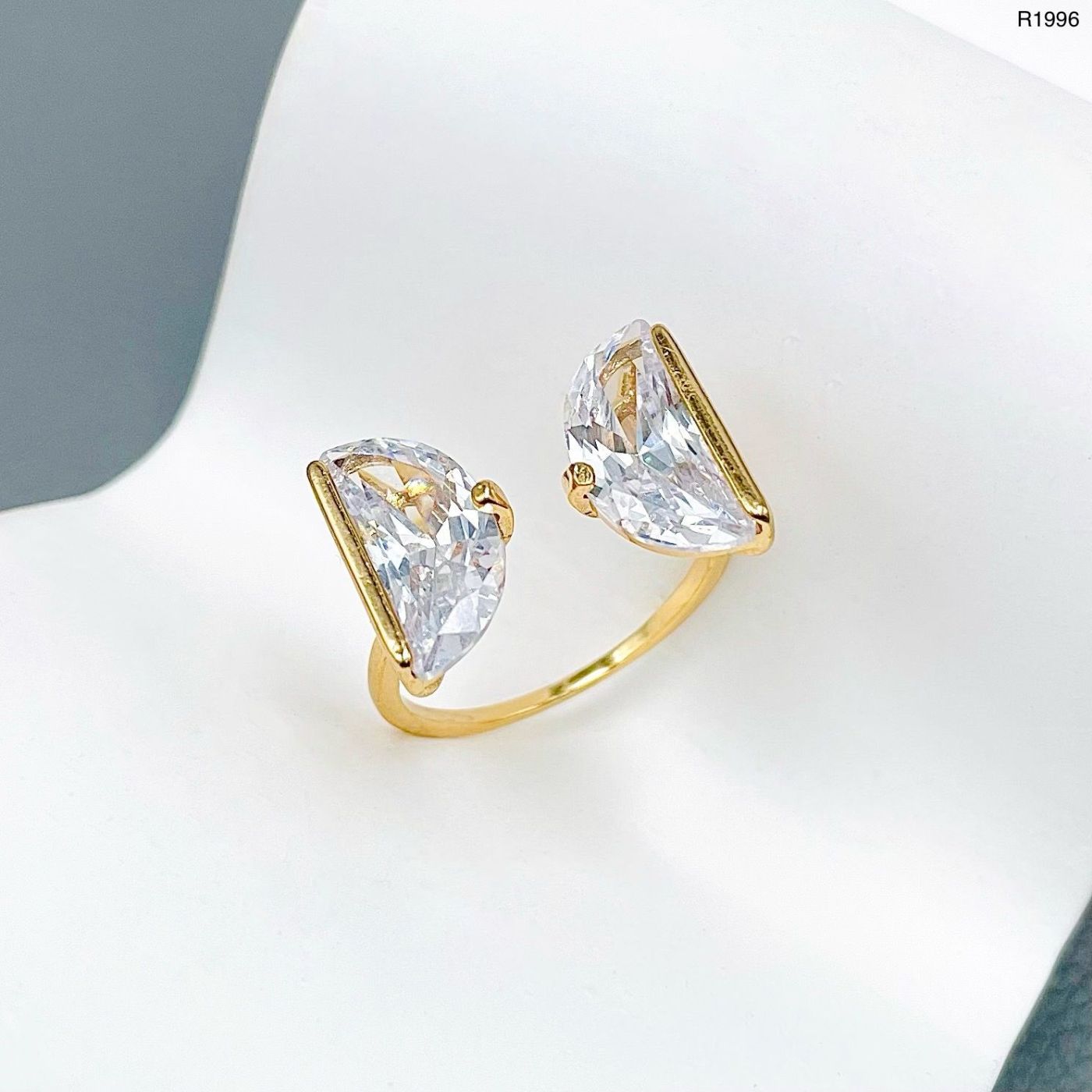 Dual D Shape 18K Gold Cubic Zirconia Anti Tarnish Adjustable Ring Bulk Main image