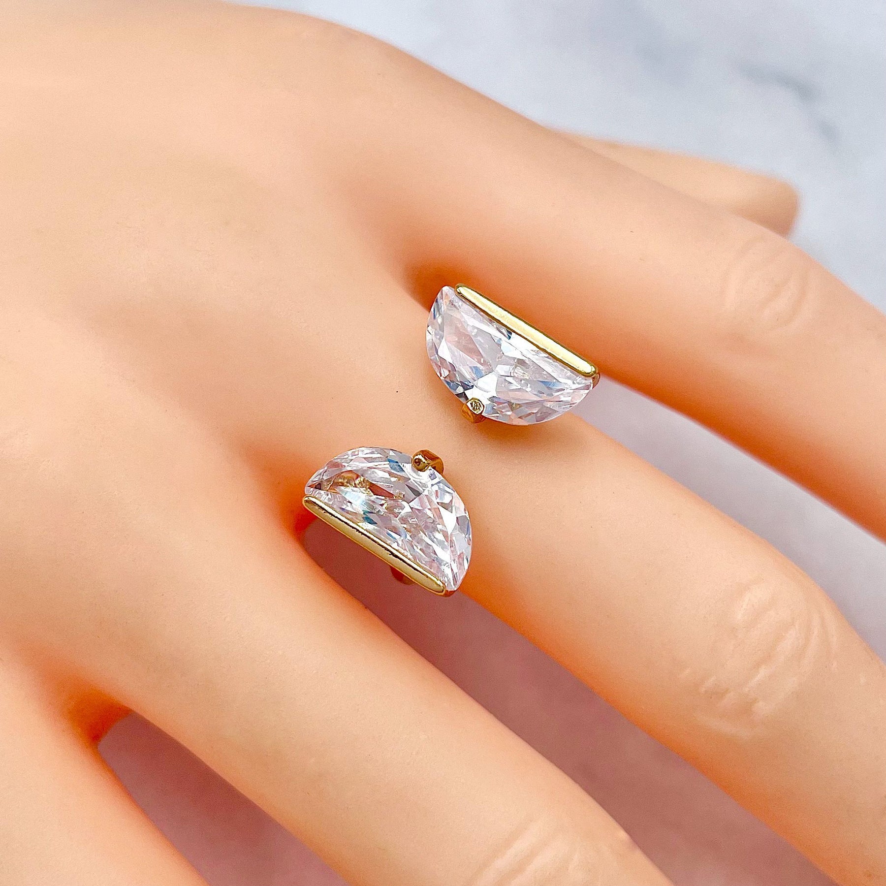 Dual D Shape 18K Gold Cubic Zirconia Anti Tarnish Adjustable Ring Bulk