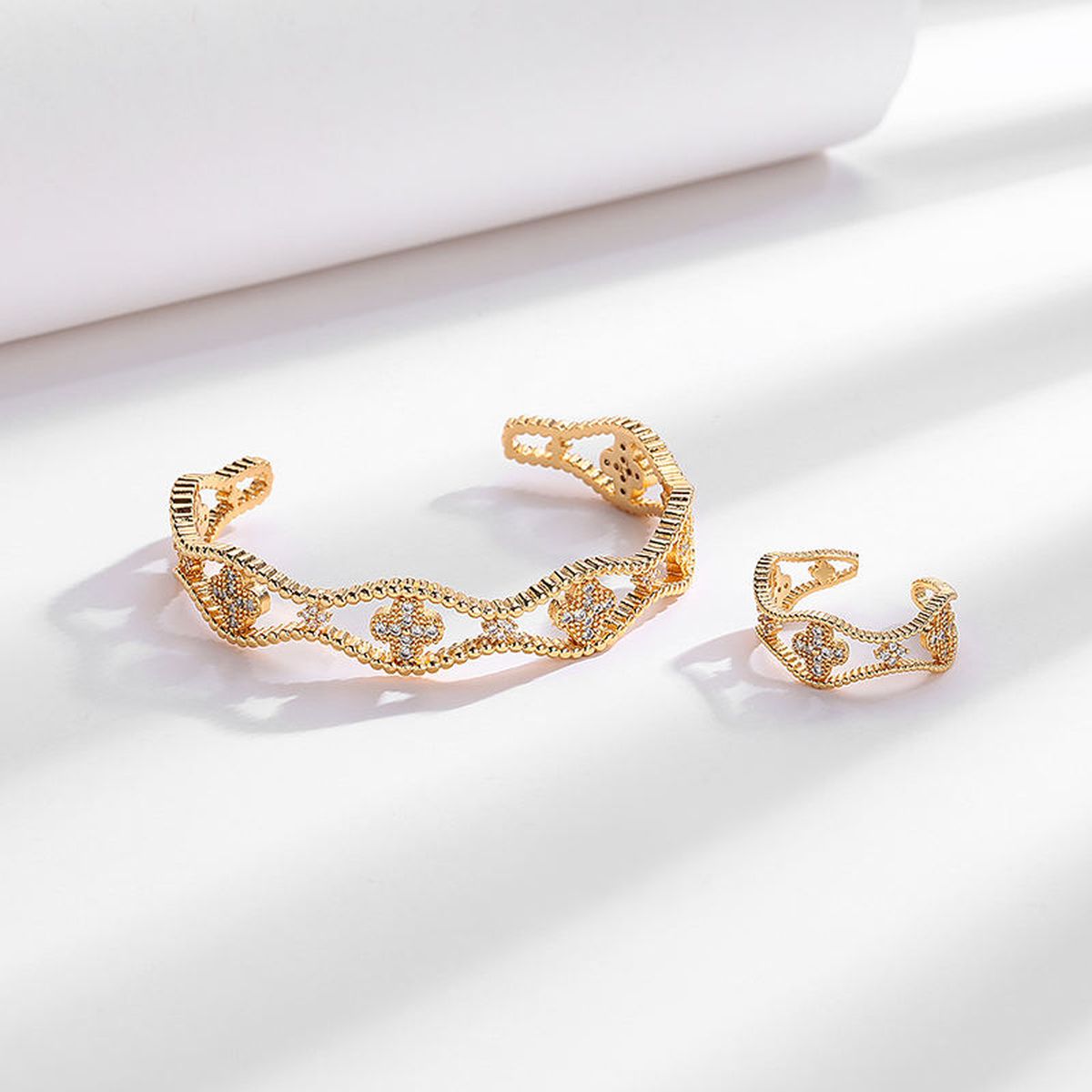 Clover Flower CZ 18K Gold Anti Tarnish Adjustable Ring Bulk