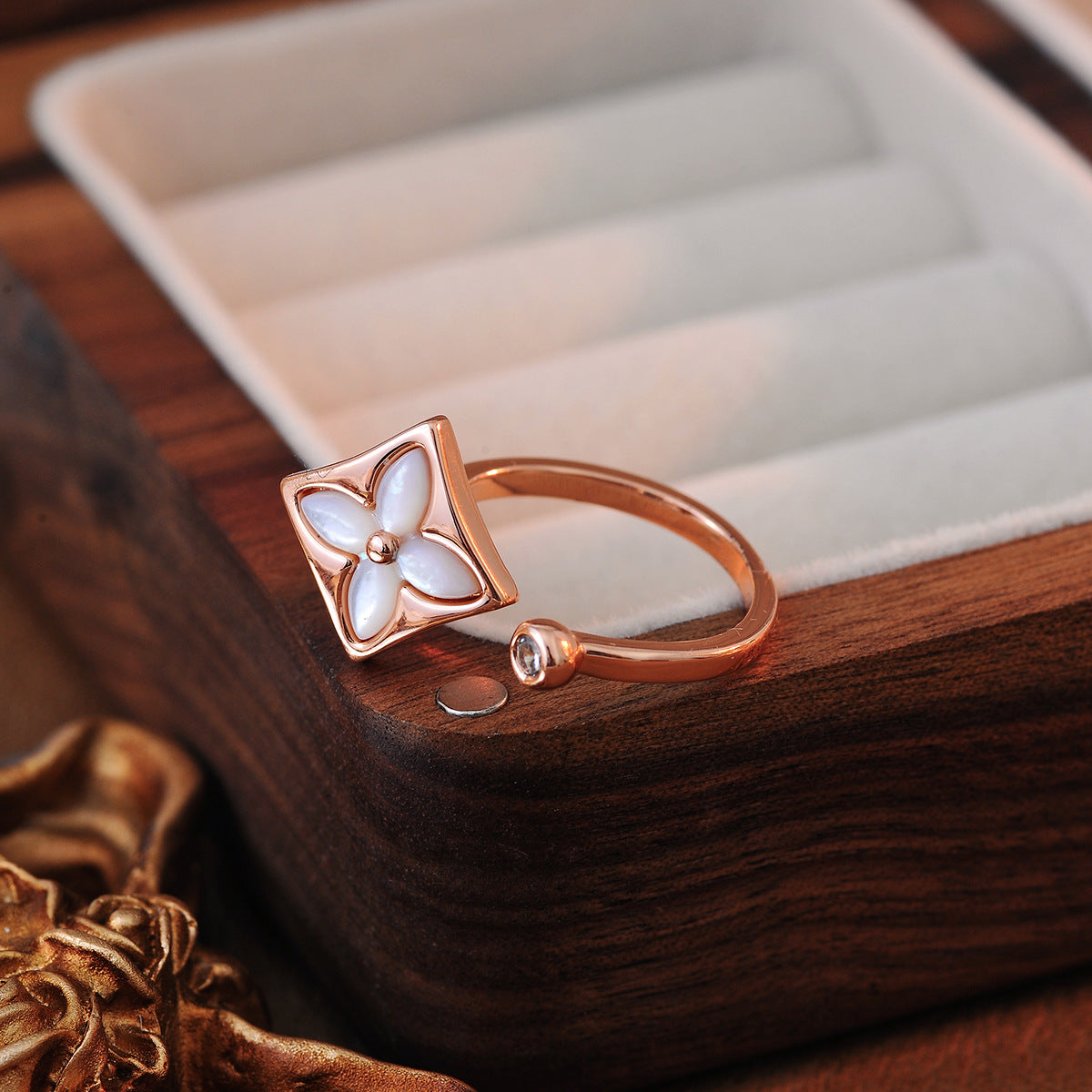 Clover Flower Cubic Zirconia Mother Of Pearl Rose Gold White Anti Tarnish Adjustable Ring For Women Main image
