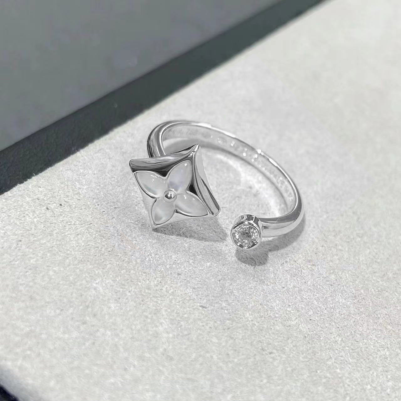 Clover Flower Cubic Zirconia Mother Of Pearl Rose Gold White Anti Tarnish Adjustable Ring For Women