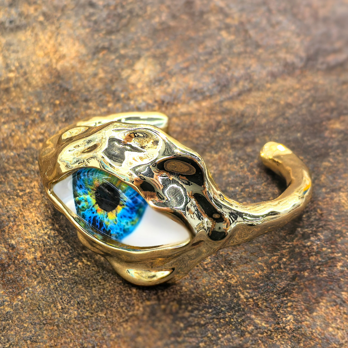 Beaten Finish Big Evil Eye 18K Gold Stainless Steel Anti Tarnish Cuff Bracelet For Women Secondary image