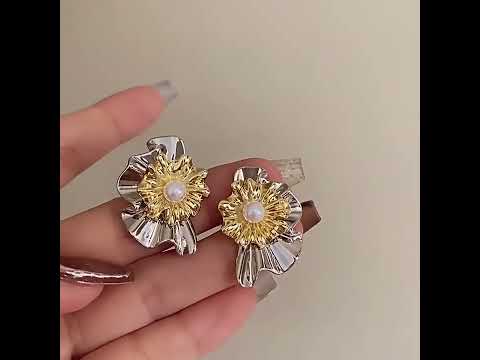Luxury Dual Tone Floral Gold Silver Pearl Copper Stud Earrings Bulk