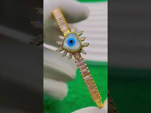 Shining Heart Mother of Pearl Evil Eye 18K Gold Openable Kada Bracelet for Women
