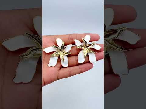 Flower Enamel White 18K Gold Anti Tarnish Stud Earring For Women Bulk