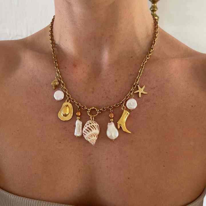 18K Gold White Shell Star Fish Pearl Anti Tarnish Stainless Steel Charm Necklace For Women Secondary image