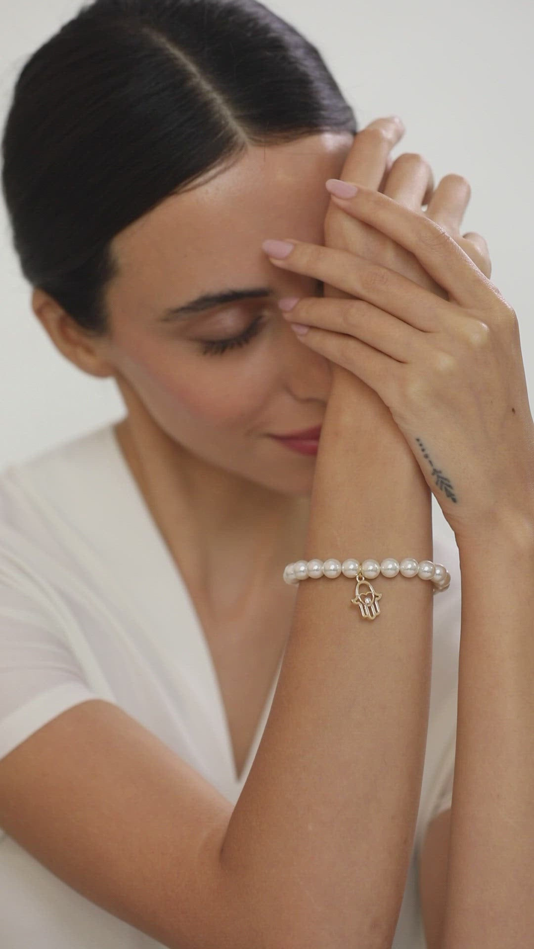 Brass 18K Hamsa Heart Embellishment Bracelet For Women Bulk