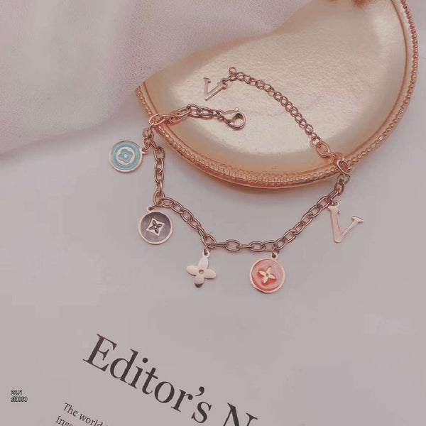 Stainless Steel Rose Gold Alphabet Initial Letter V Enamel  Link Chain Bracelet For Women Main image