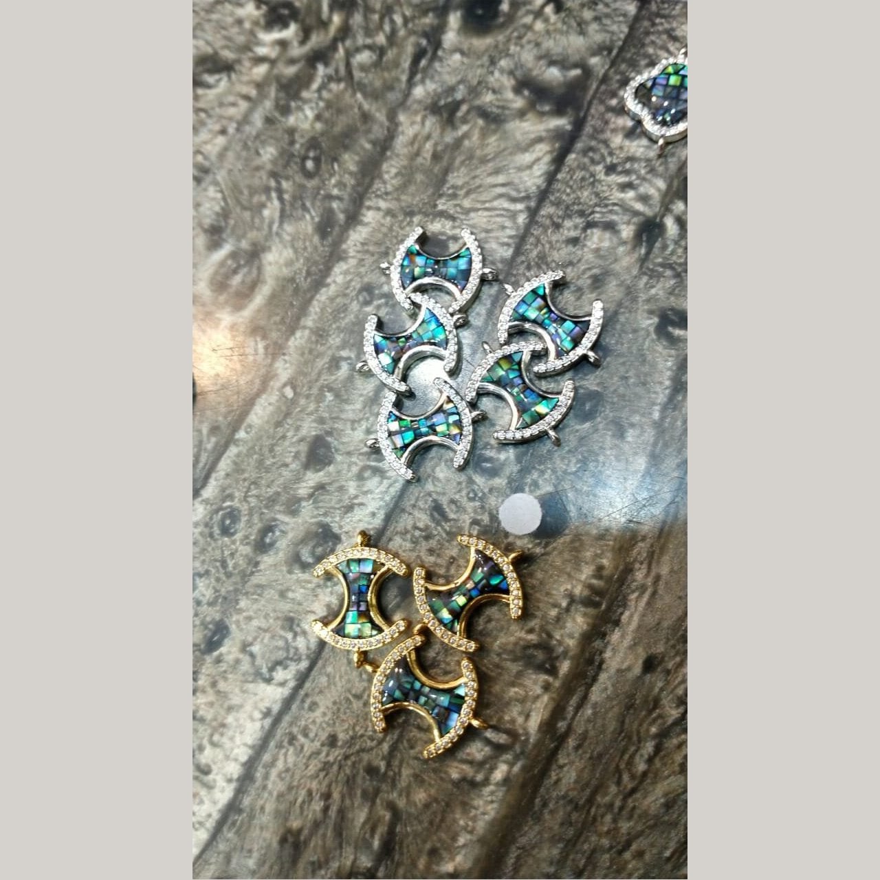 Abalone Gold American Diamond Crystal Centre Pcs For Women Bulk Main image