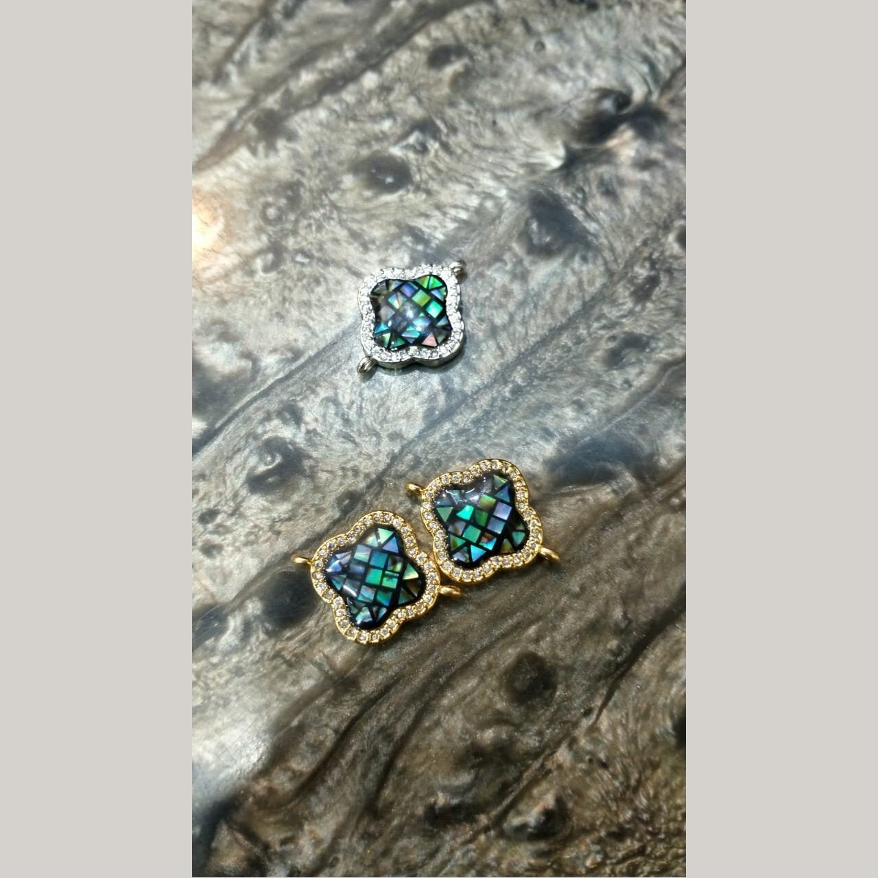 Flower Abalone Gold American Diamond Crystal Centre Pcs For Women Main image