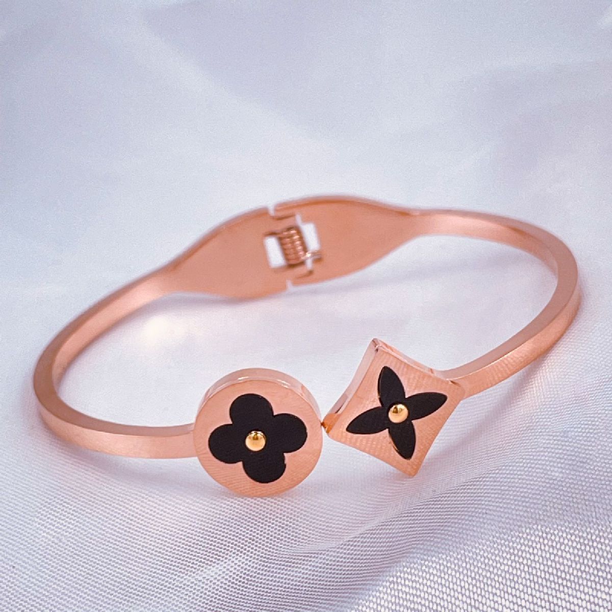 Stainless Steel Rose Gold Black Clover Flower Bangle Kada Women Bulk Main image