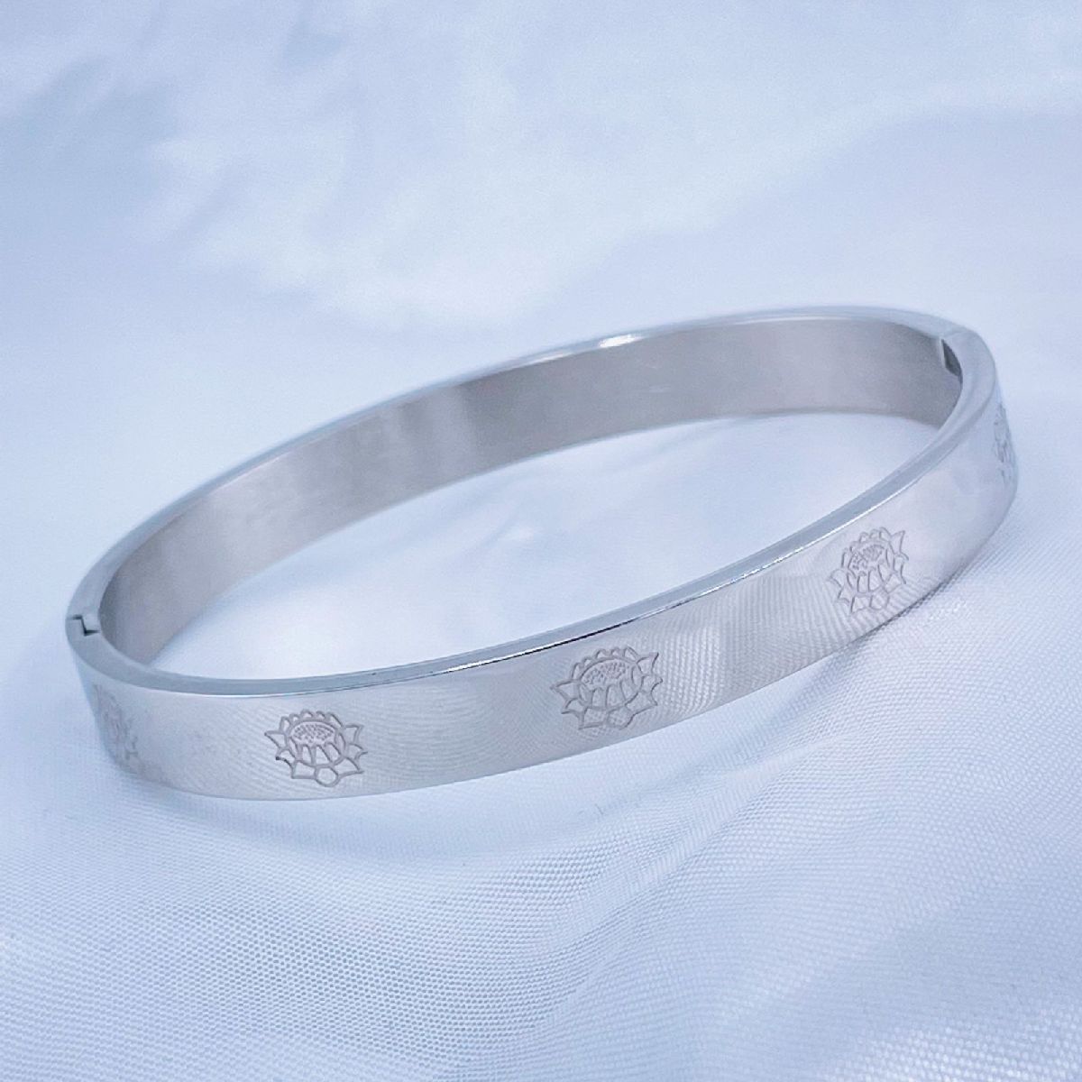 Stainless Steel Flower Engrave Silver Openable Bangle Kada Men Bulk