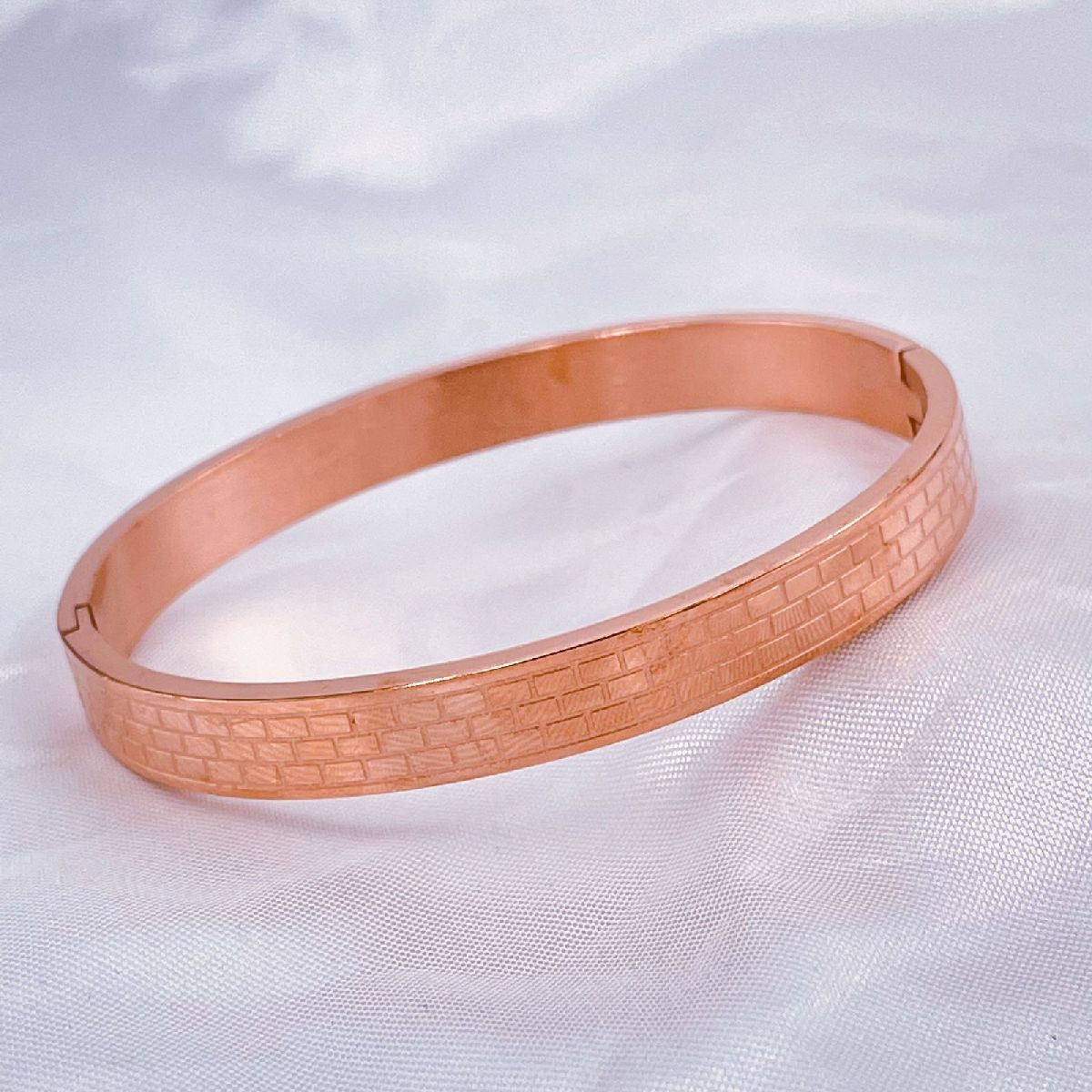 Stainless Steel Designer Engrave Rose Gold Openable Bangle Kada Bulk