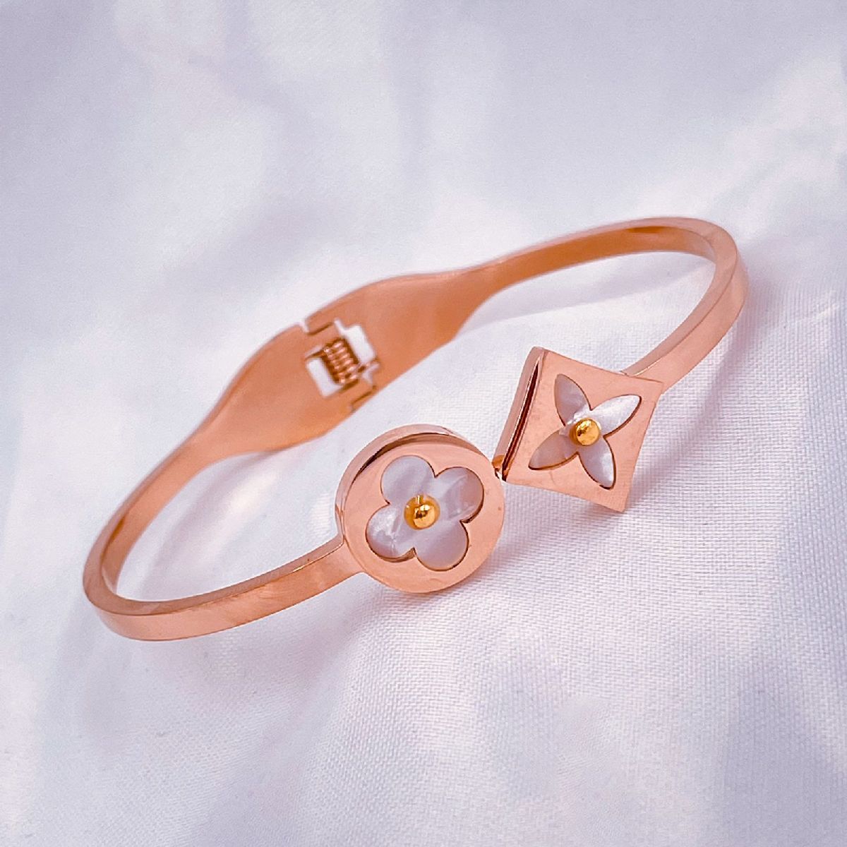 Clover Stainless Steel White Rose Gold Openable Bangle Kada Women Bulk