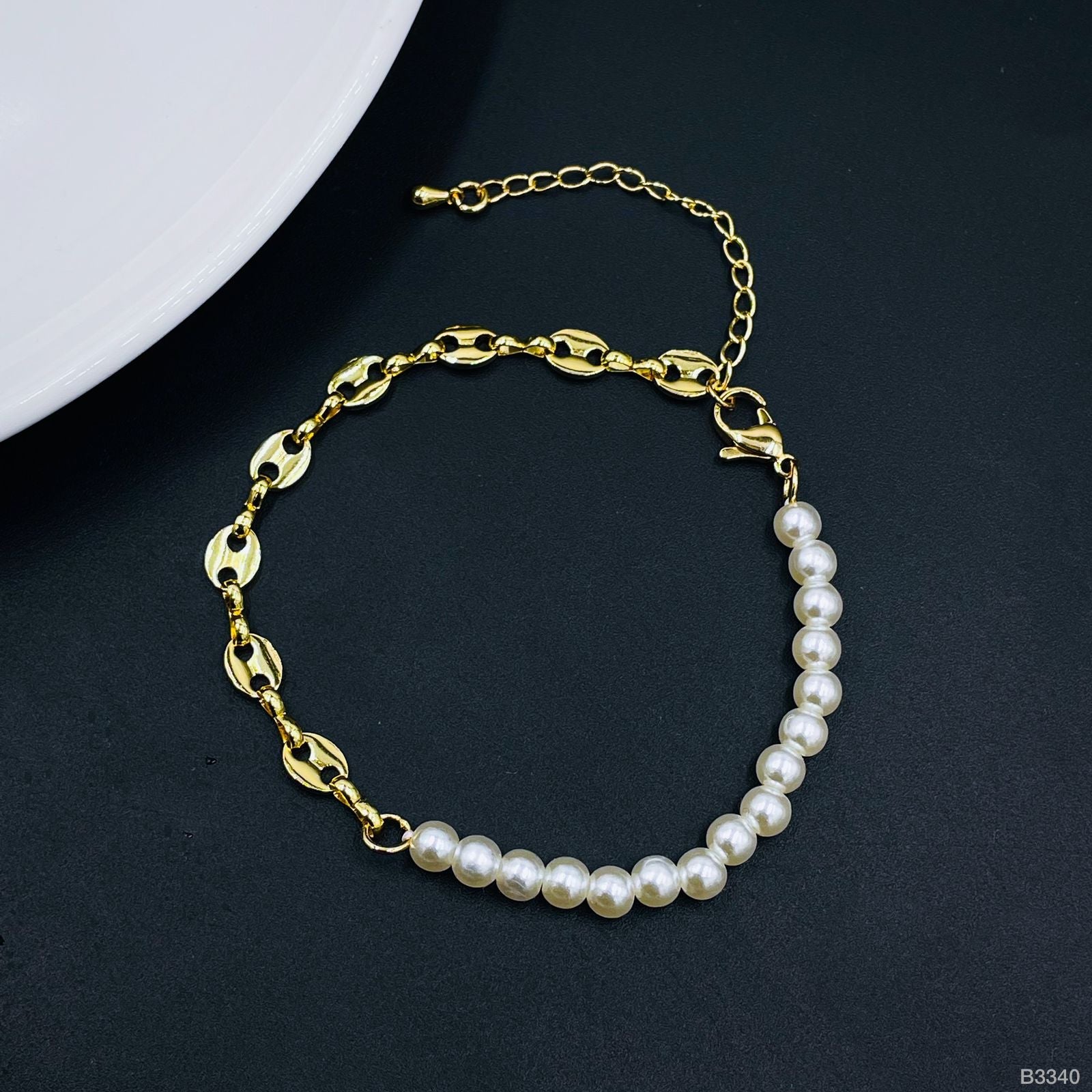 Dainty Pearl Copper 18K Gold Designer Chain Bracelet For Women Bulk Main image