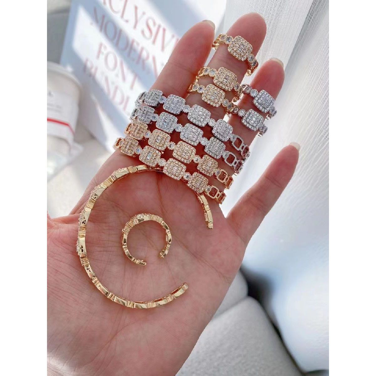 Smart Cubic Zirconia 18K Gold Cuff Kada Bracelet For Women Bulk Main image