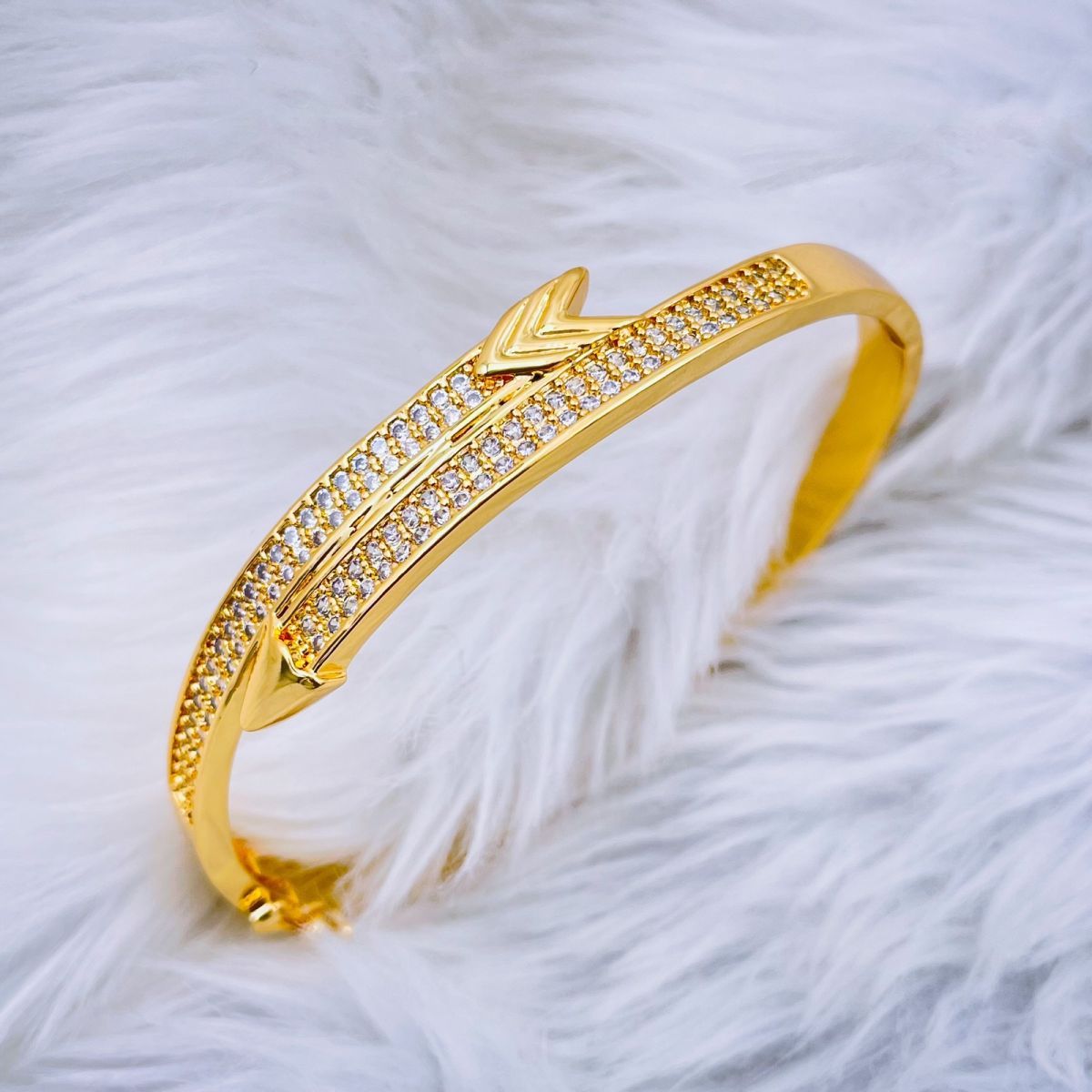 Arrow Cubic Zirconia 18K Gold Copper Openable Kada Bangle Women Bulk