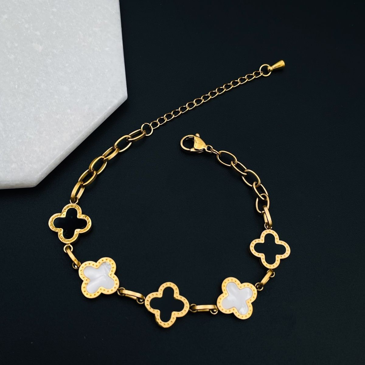 Clover Flower 18K Gold Black White Stainless Steel Chain Bracelet Bulk Main image
