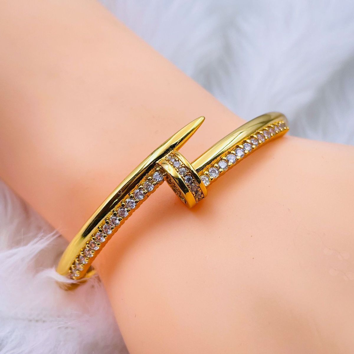 Nail Screw Cubic Zirconia 18K Gold Openable Kada bangle for Women