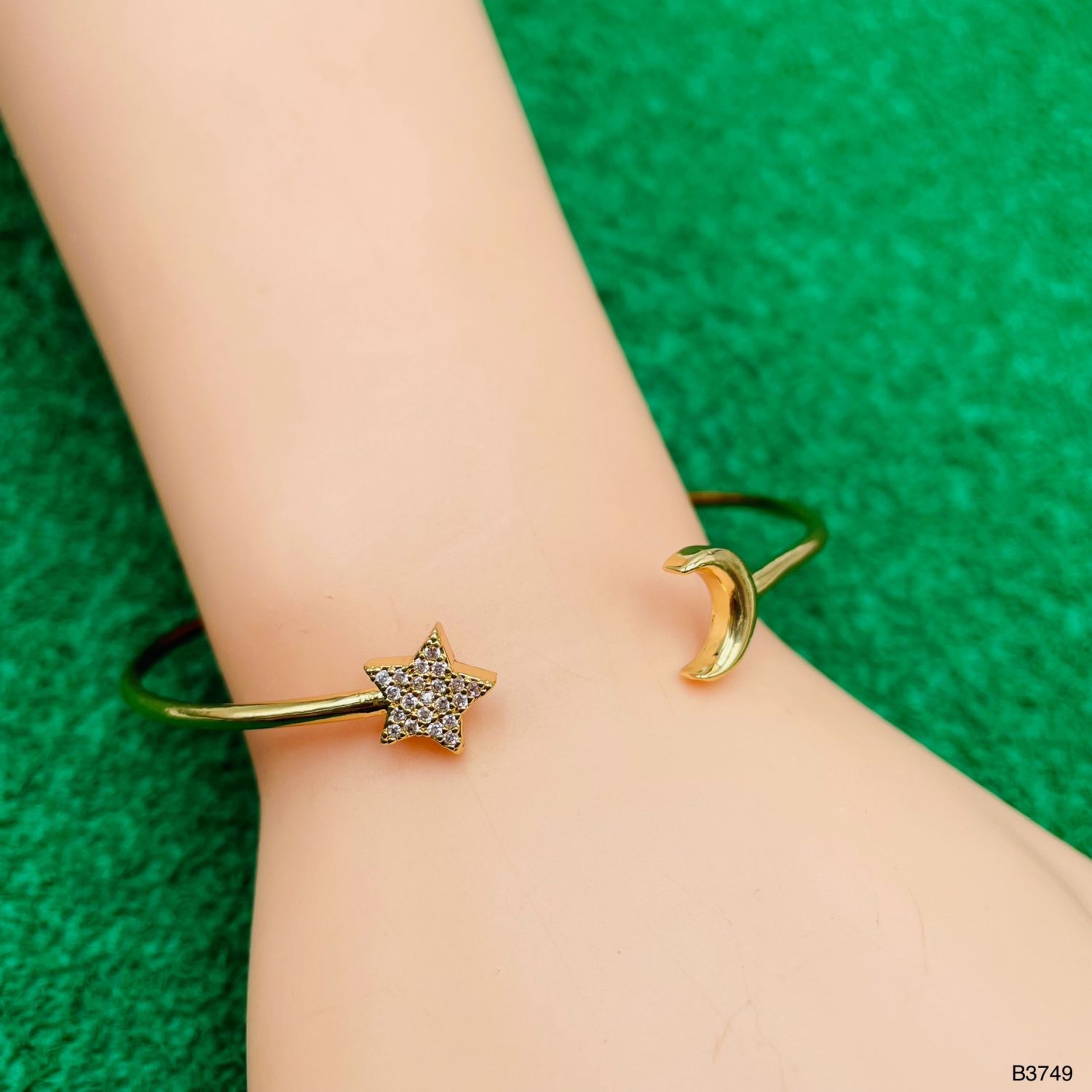 Star Moon Cubic Zirconia 18K Gold Anti Tarnish Cuff Bracelet Bulk