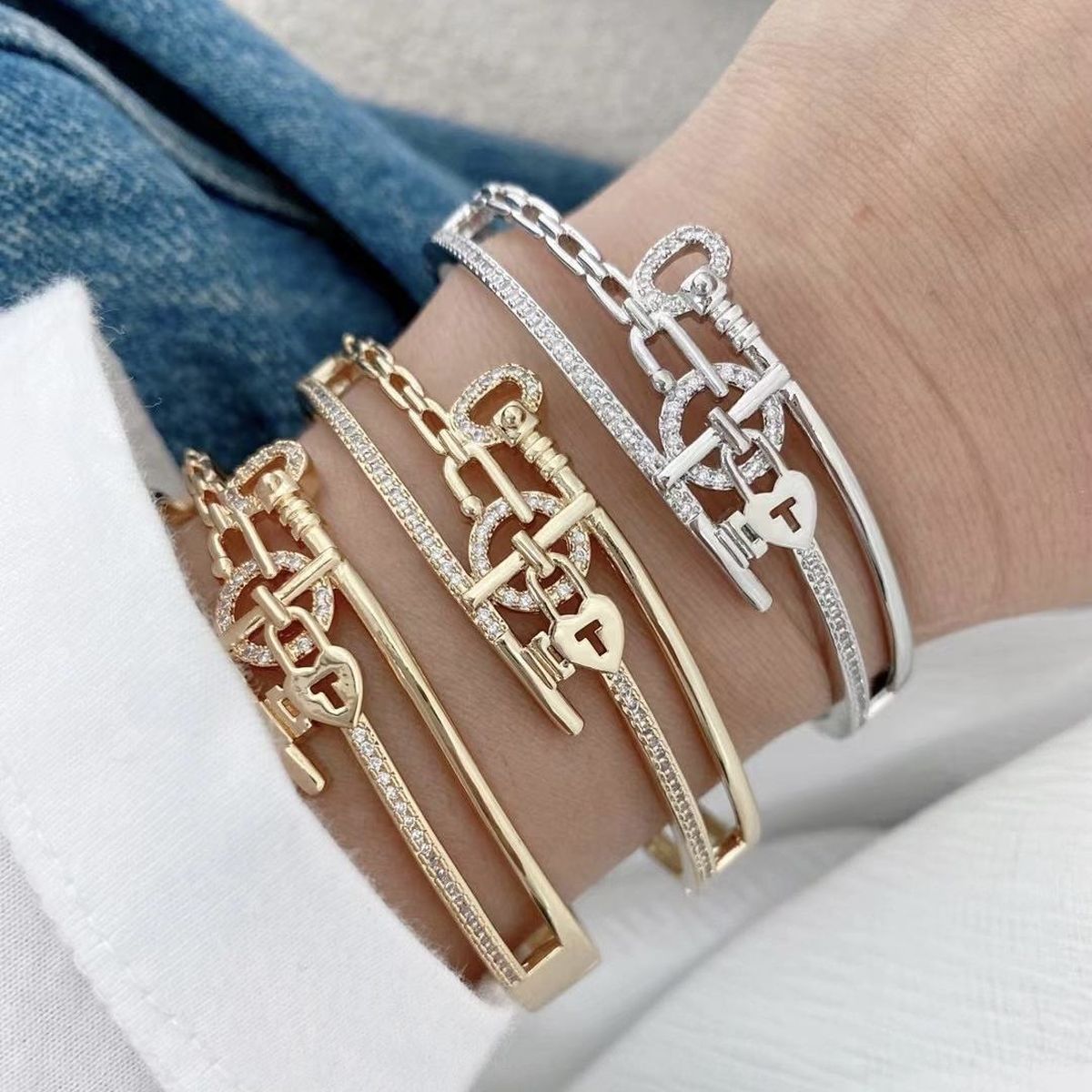 Nail Lock Fancy CZ 18K Gold Anti Tarnish Openable Kada Bracelet Bulk Main image