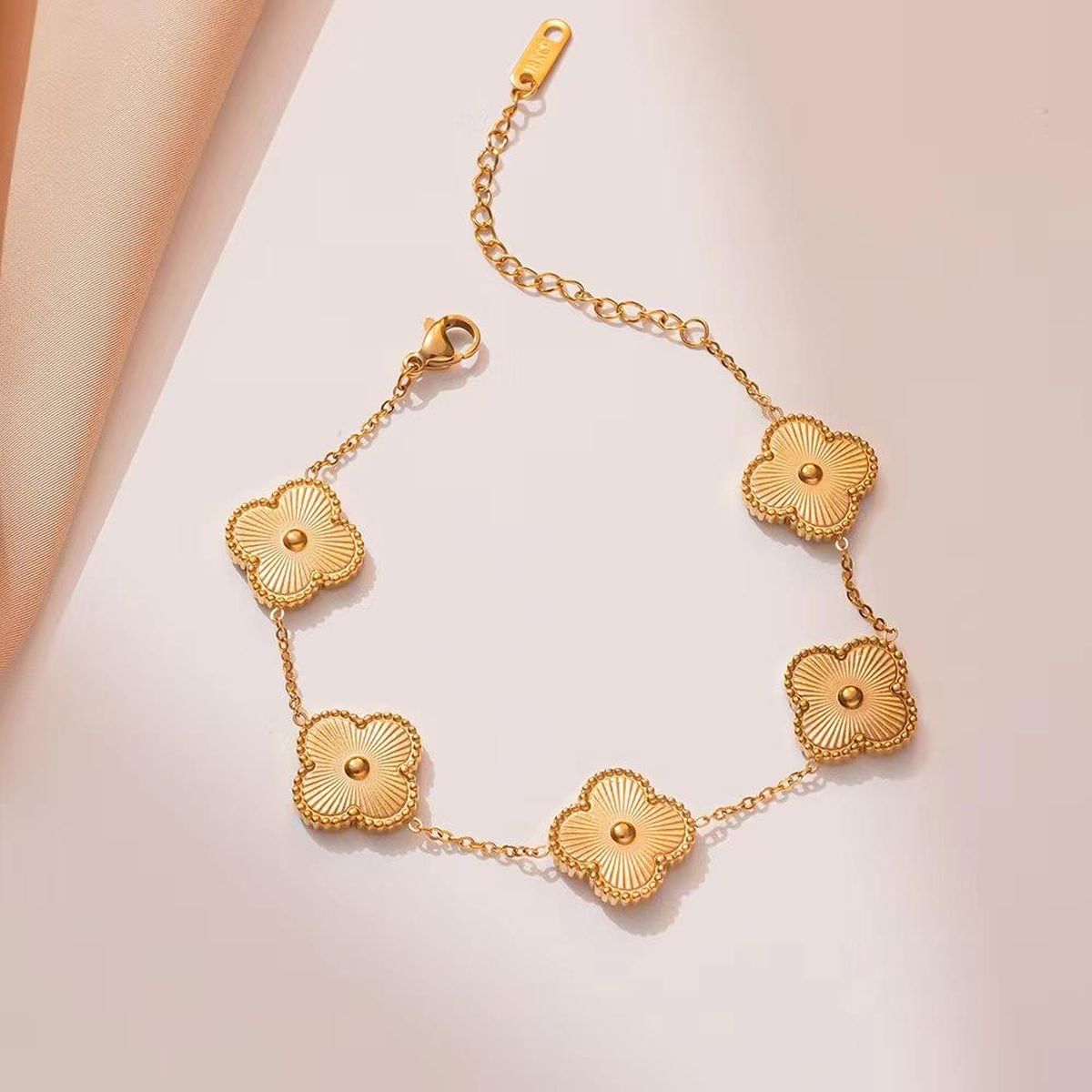 Clover 18K Gold Openable Kada Bracelet For Women Bulk