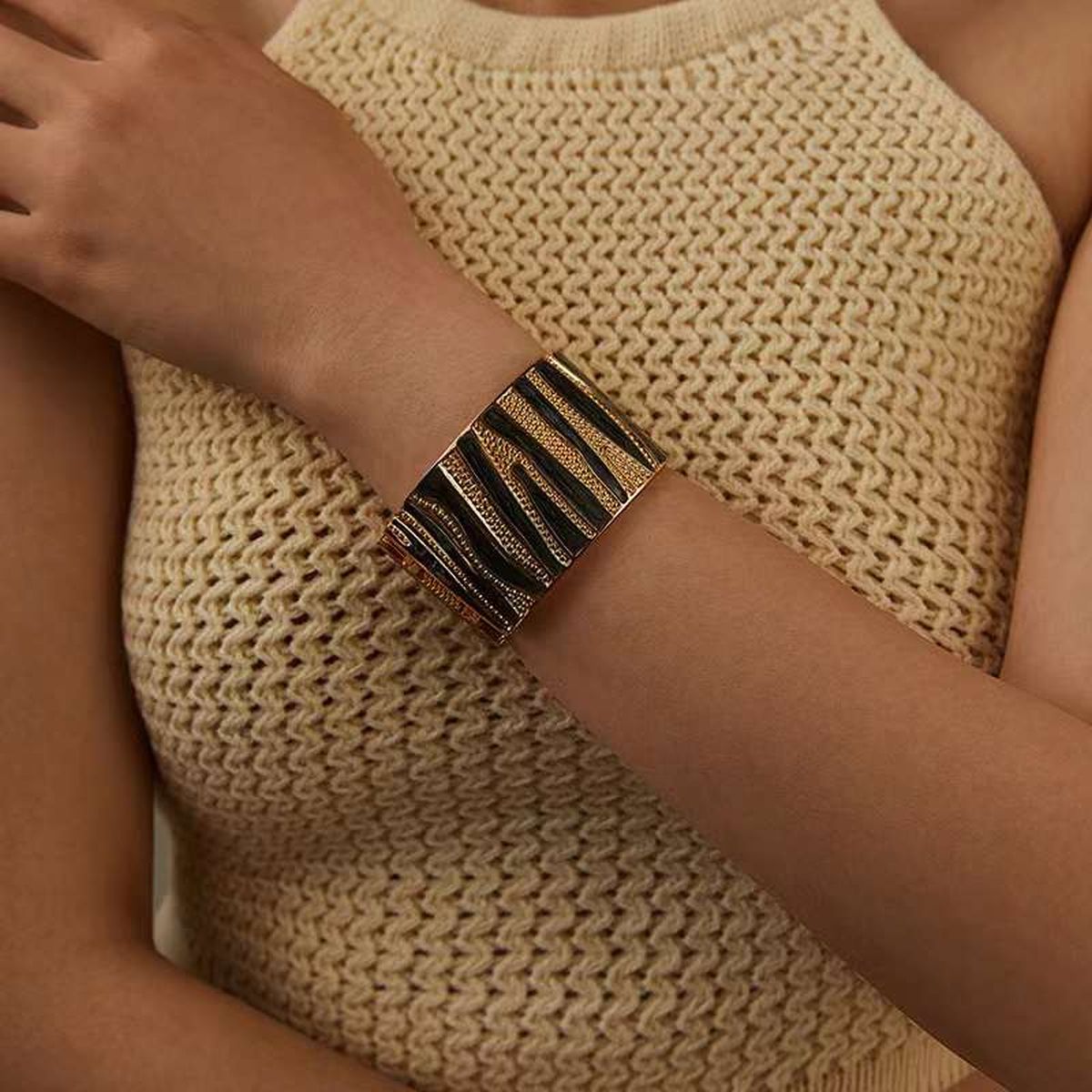 Tiger Stripes Black Gold Anti Tarnish Openable Bracelet Kada Bulk