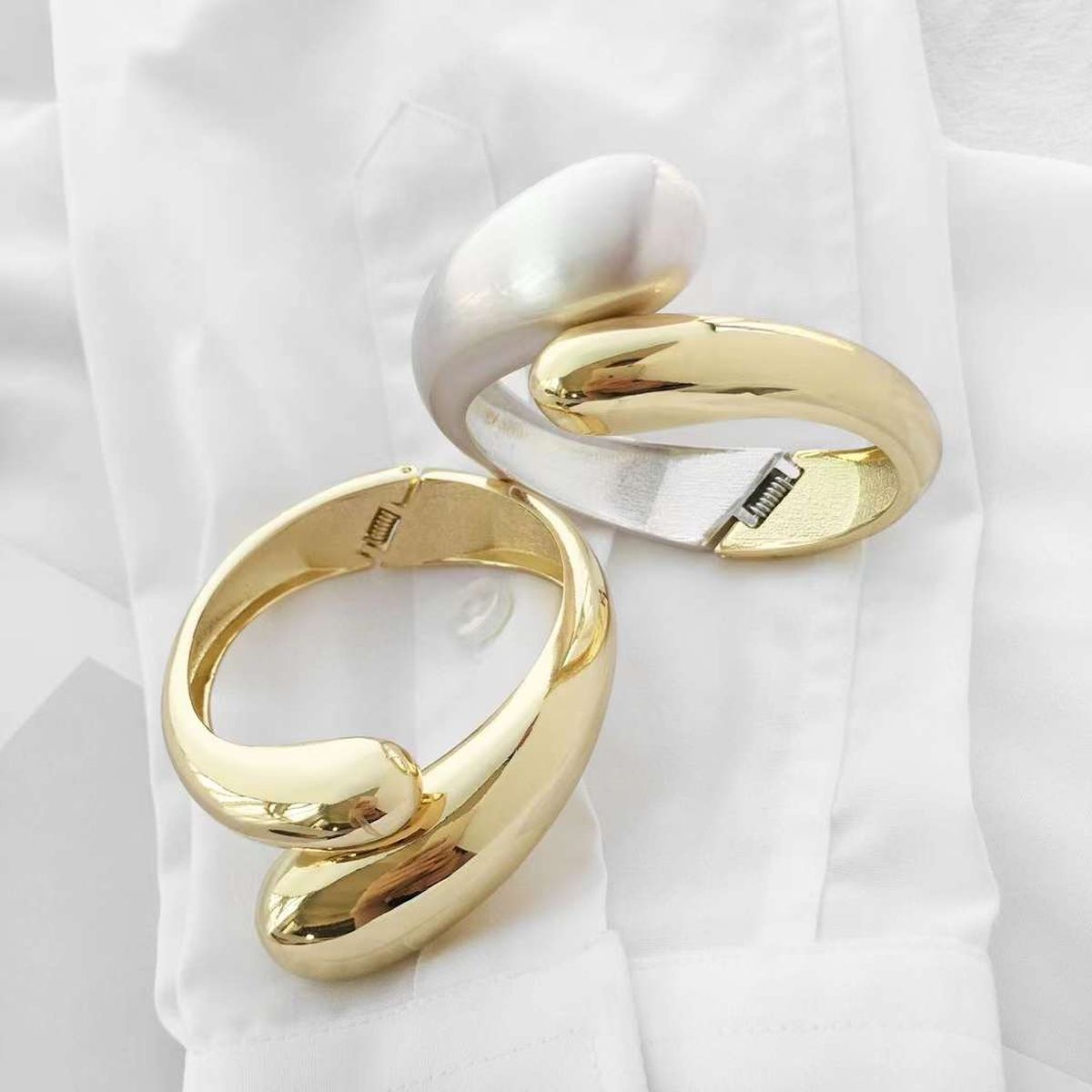 Twin Layer White 18K Gold Anti Tarnish Bracelet Kada For Women Bulk Secondary image