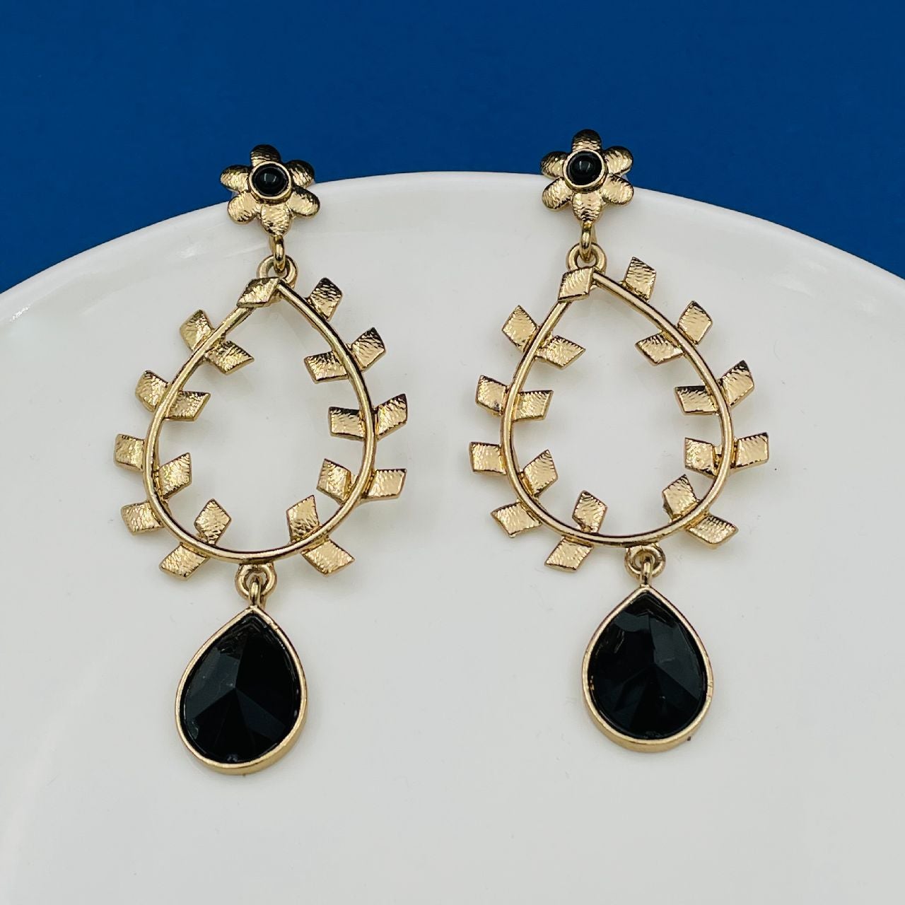 Flora Antique Gold Plated Black Drop Hanging Earring For Women Bulk Main image