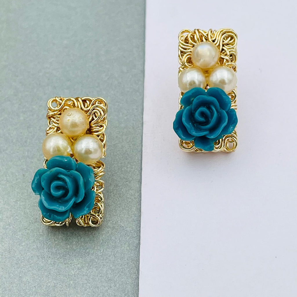 Daily Wear Gold Plated Sky Blue Flower Pearl Stud Earring Women Bulk