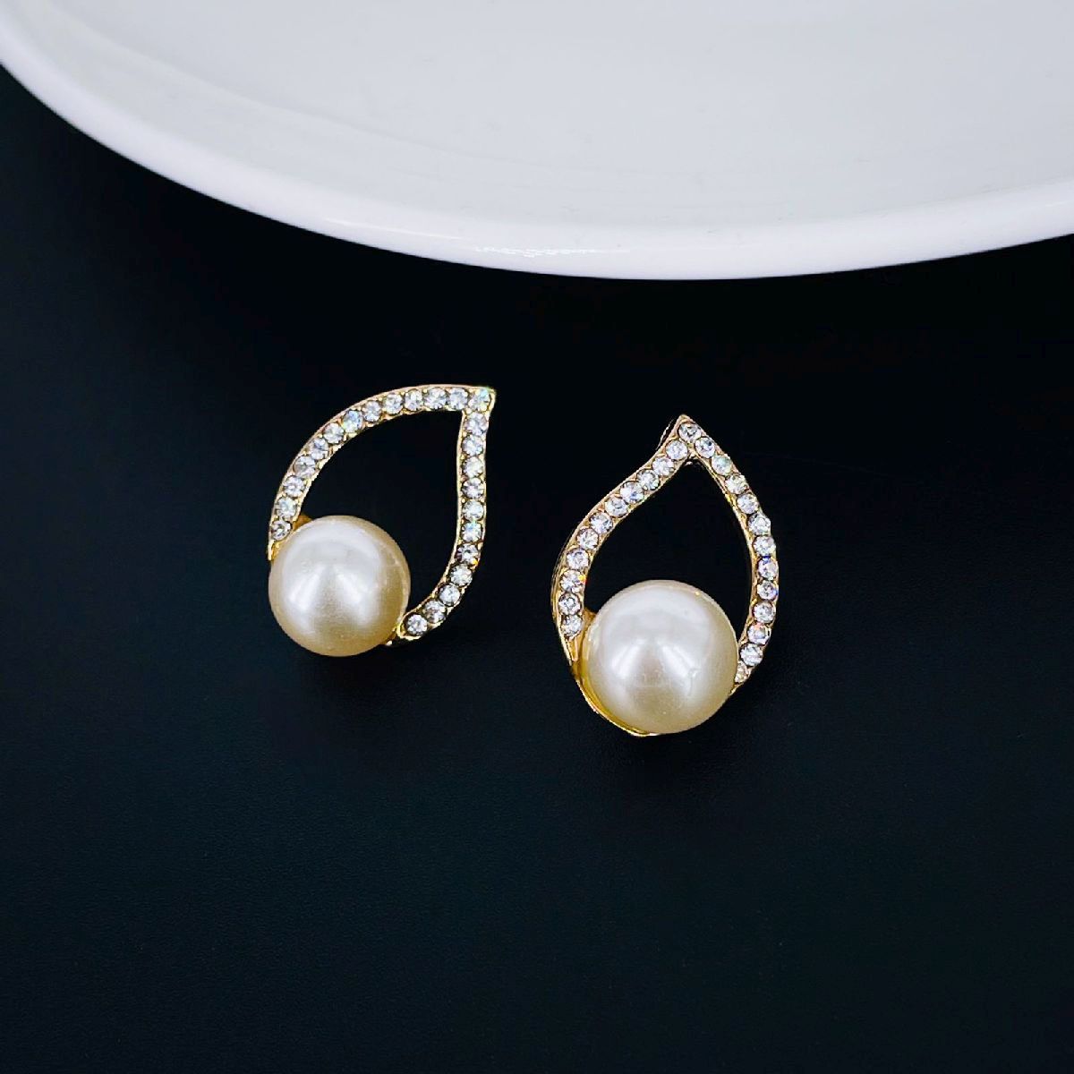 Daily Work Wear Pearl American Diamond CZ Gold Stud Earring Women Bulk Main image