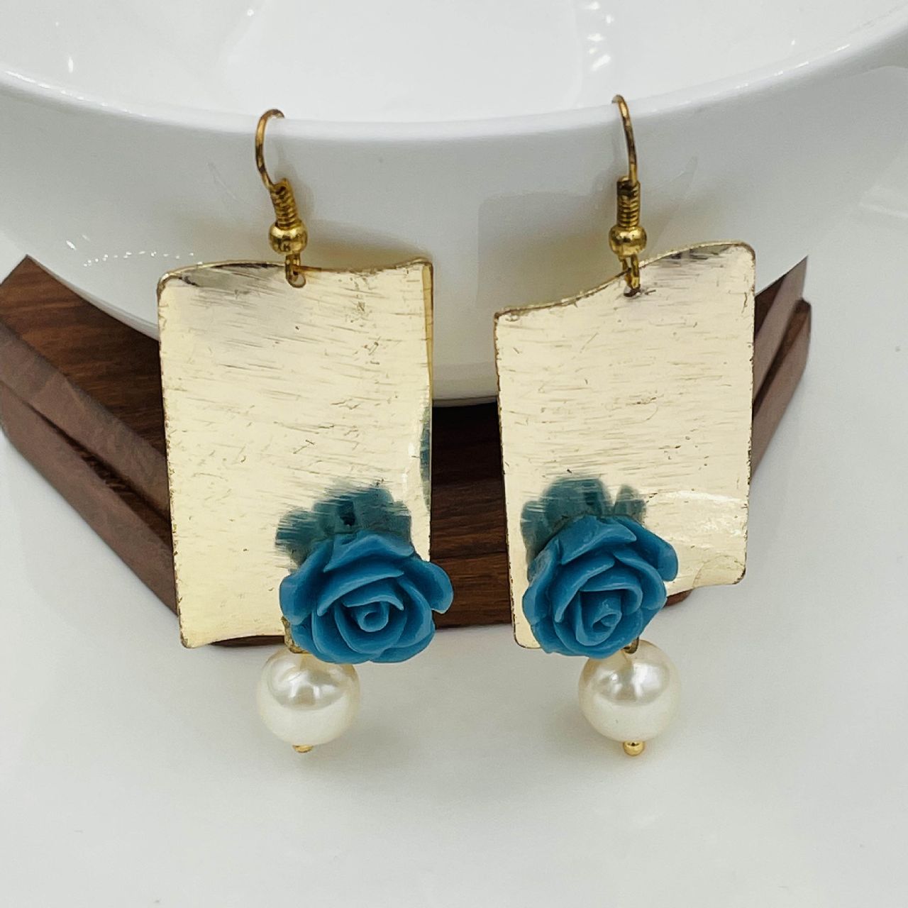 Daily Dangling Gold Plated Neon Blue Pearl Earring For Women Bulk Main image