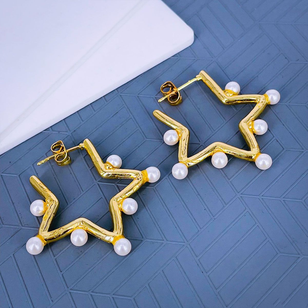 Round Gold Pearl Dangler Earring For Women Bulk