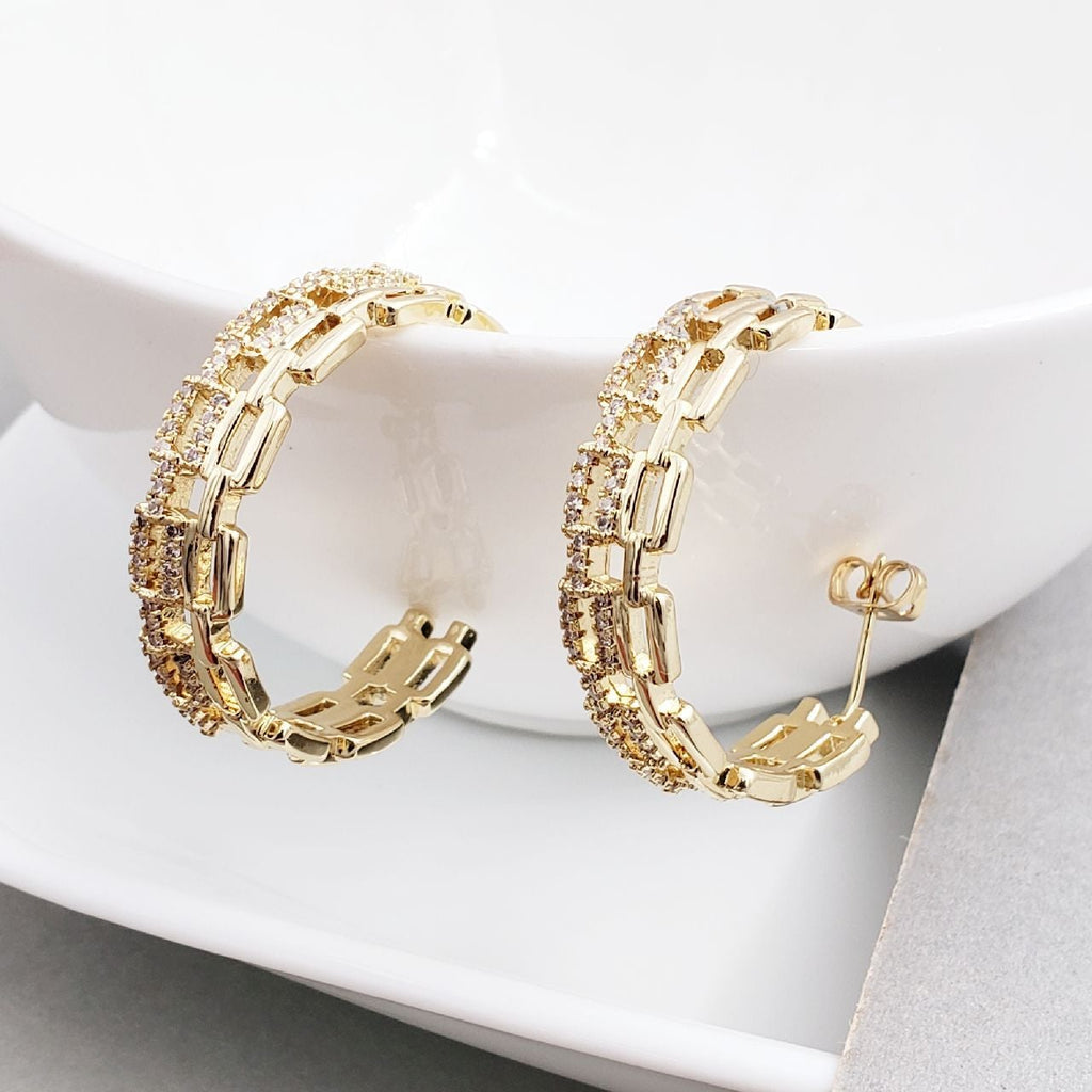 Stylish Gold Copper Chandbali Stud Earring Pair For Women Bulk