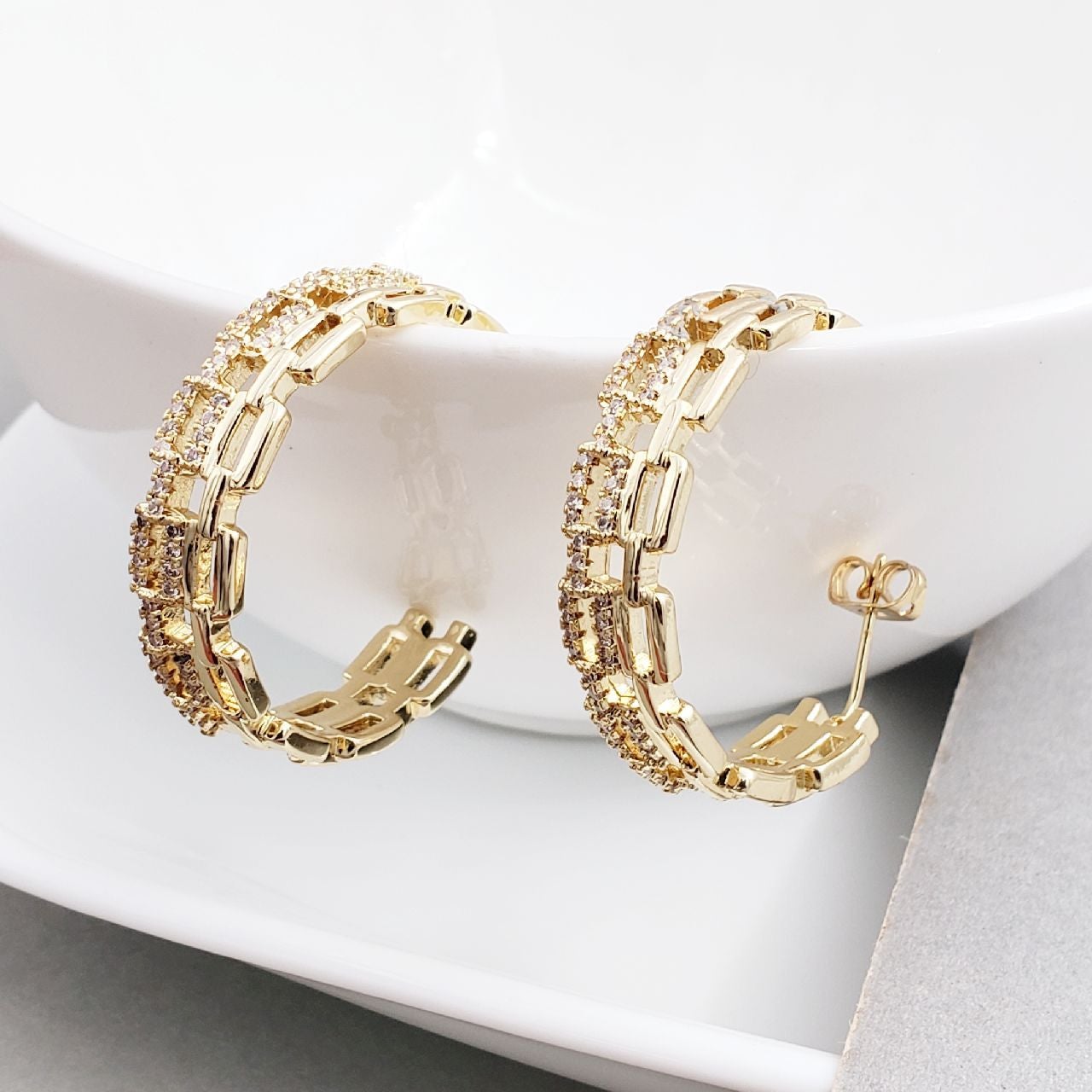 Stylish Gold Copper Chandbali Stud Earring Pair For Women Bulk