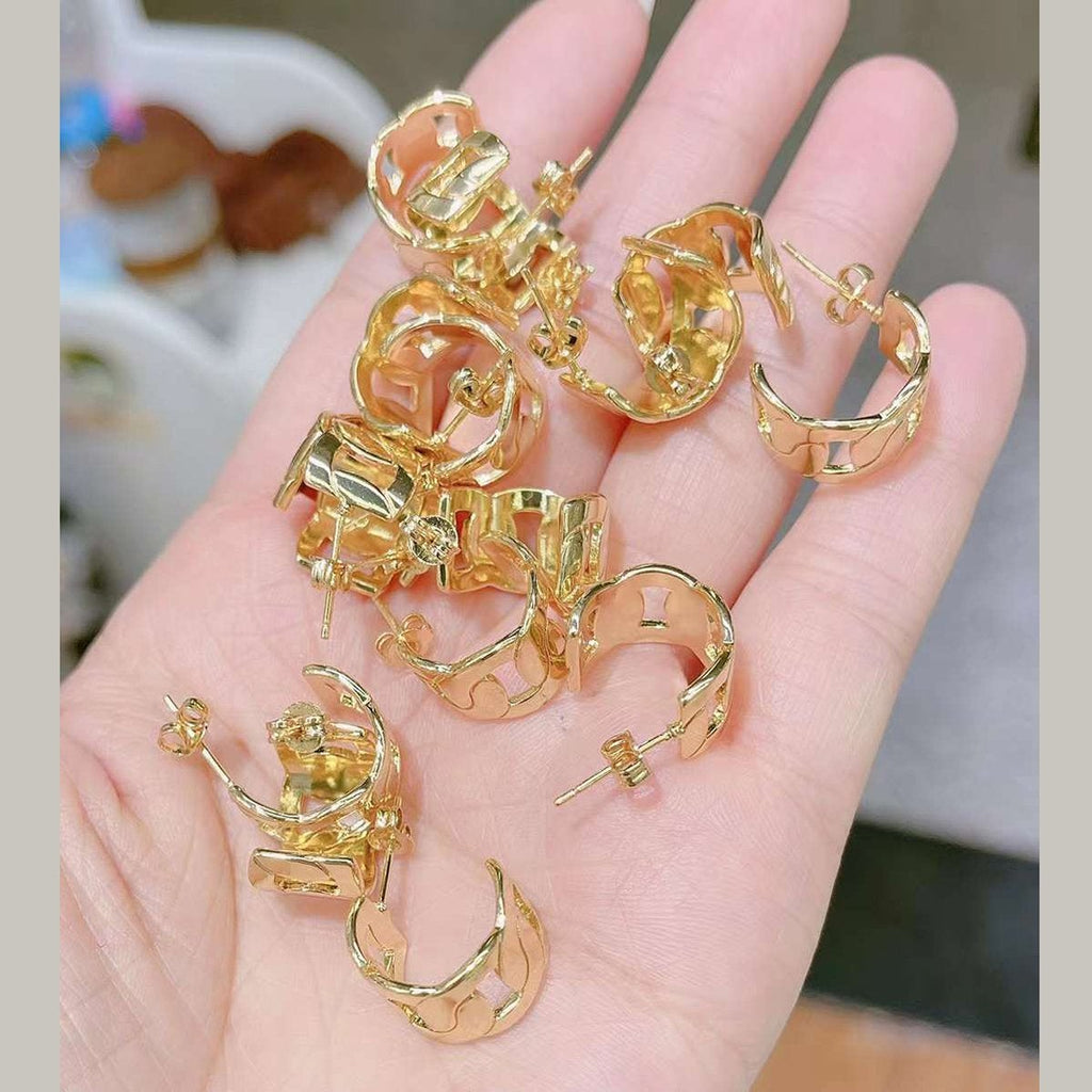 Curb Gold Hook Stud Earring Pair For Women Bulk