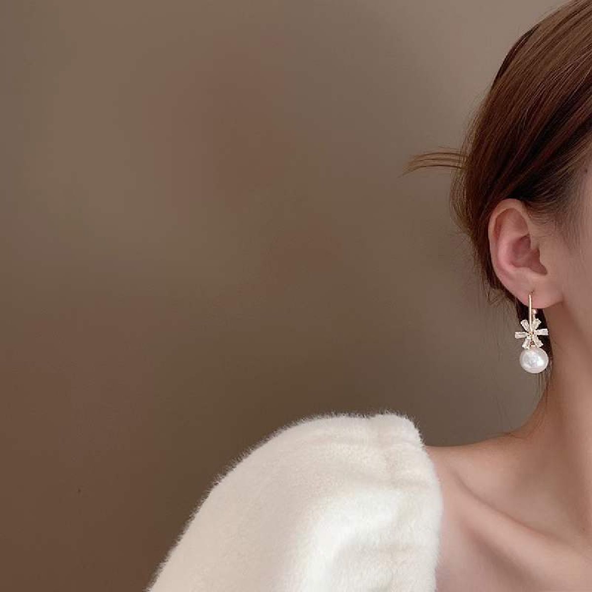 Floral Baguette Pearl 18K Gold Stud Drop Earring Pair For Women Bulk