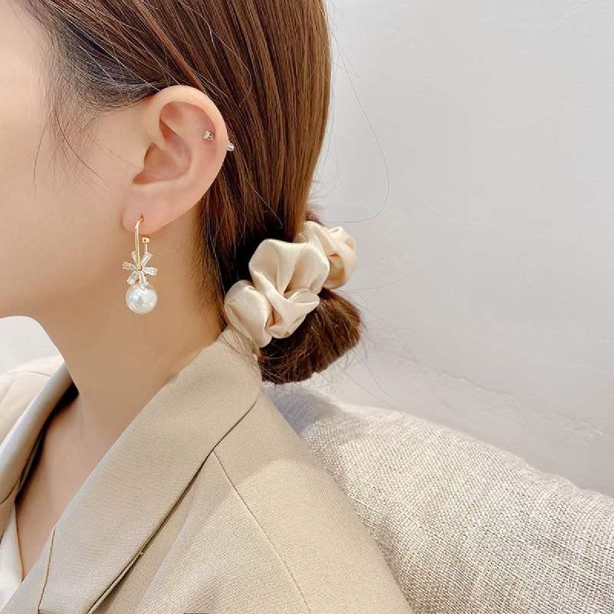 Floral Baguette Pearl 18K Gold Stud Drop Earring Pair For Women Bulk