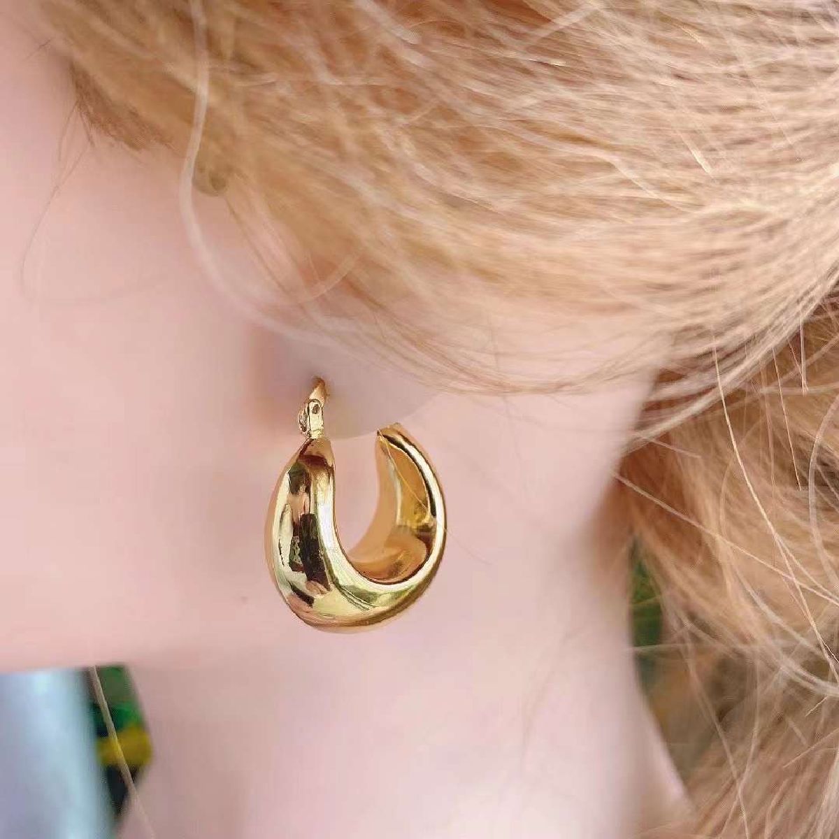 Classic Round Crescent 18K Gold Copper Hoop Earring Pair Women Bulk
