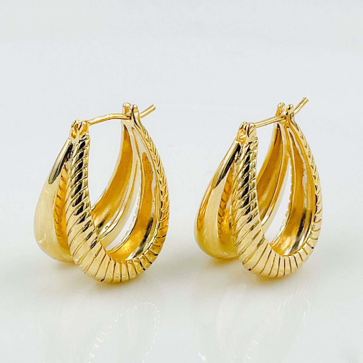 Double Hoop 18K Gold Anti Tarnish Copper Hoop Earring Pair Women Bulk