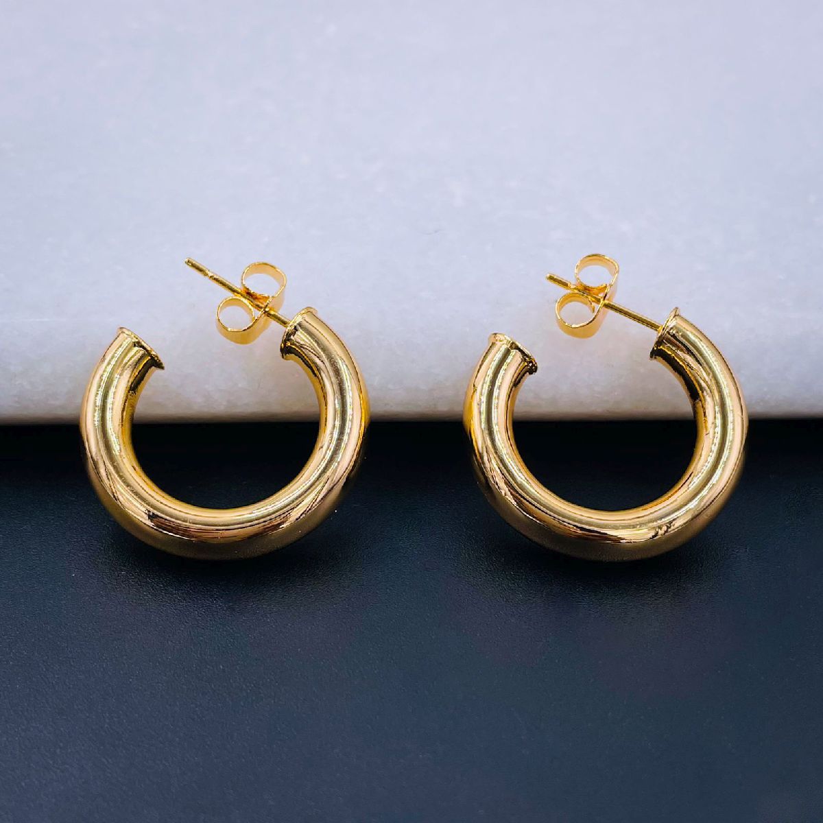 Glossy Classic Stainless Steel Anti Tarnish 18K Gold Hoop Earring Bulk