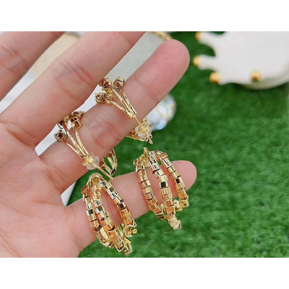 Glossy 18K Gold Anti Tarnish Triple Hoop Earring For Women Bulk