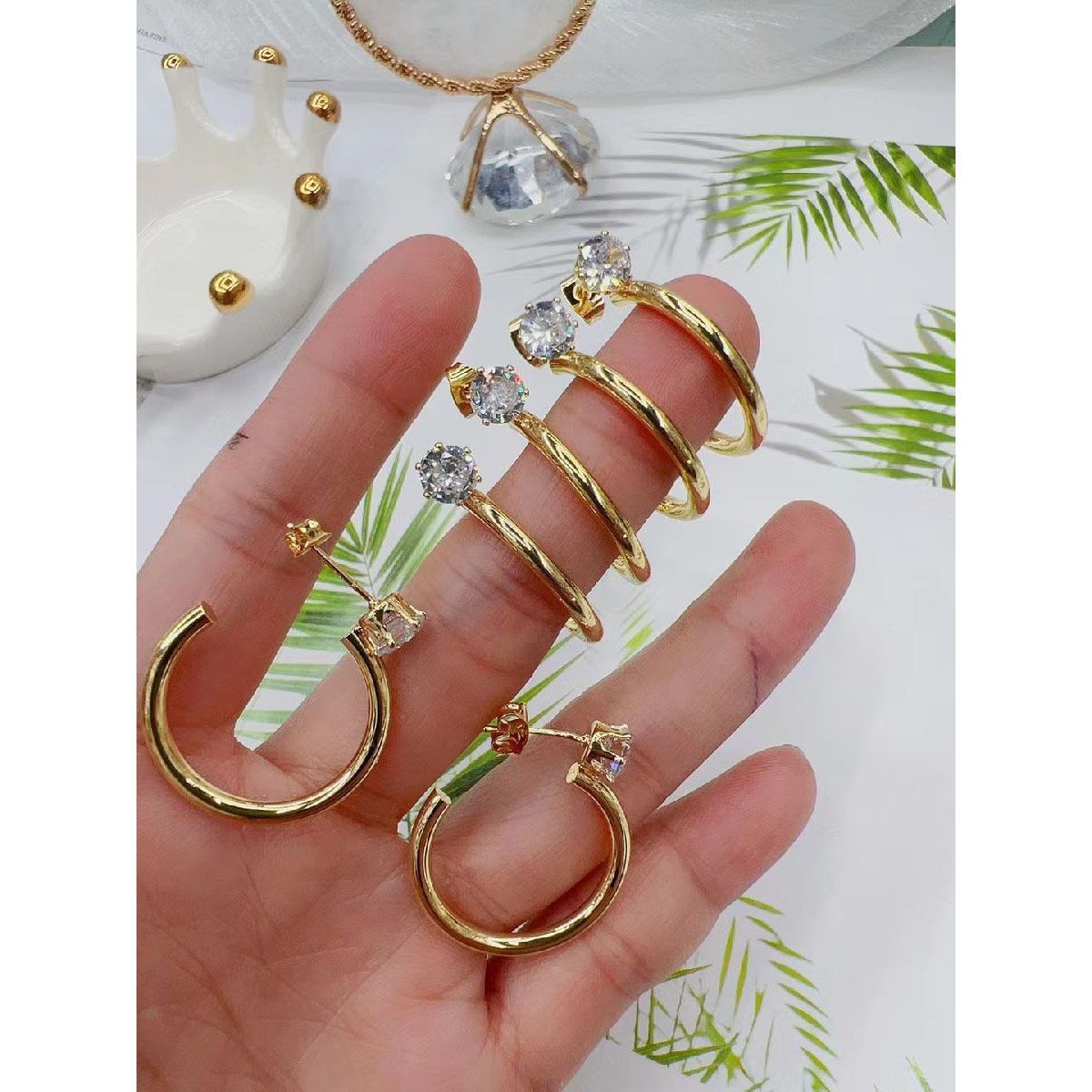 Daily Wear Solitaire Glossy 18K Gold Hoop Bali Earring Women Bulk Main image