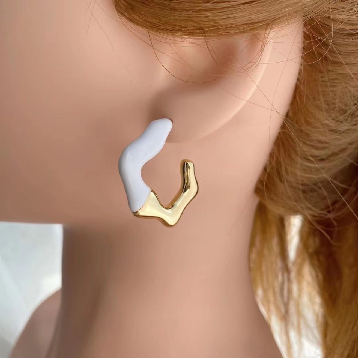 Enamel Curly 18K Gold Smart Copper Hoop Bali Earring For Women Bulk